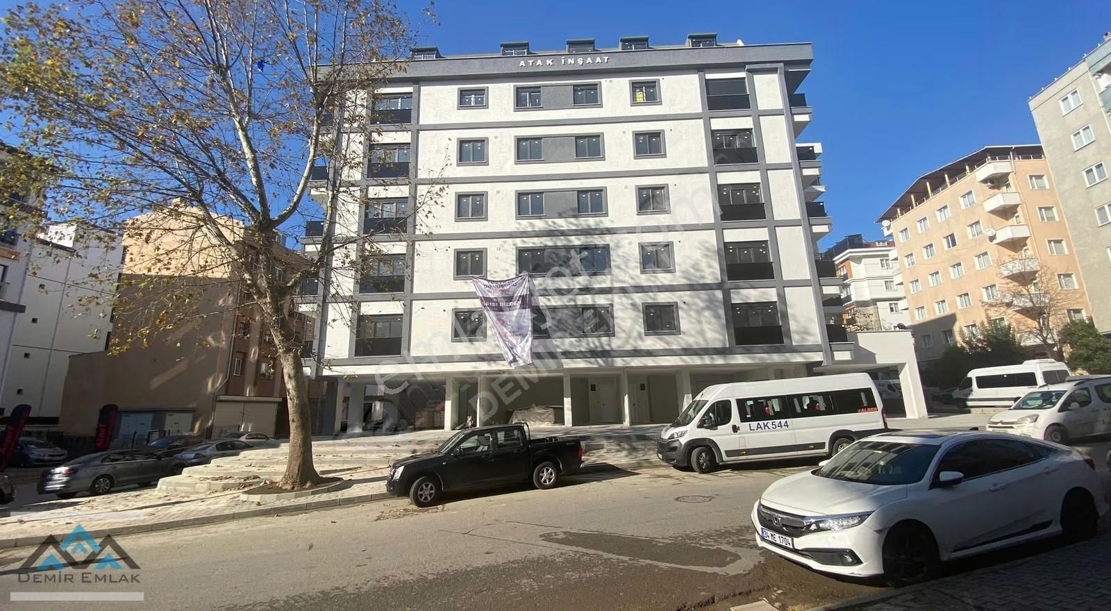 Cevizli Bankalar Cad Üzerinde Yüksek Tavanlı 5+2 Sıfır