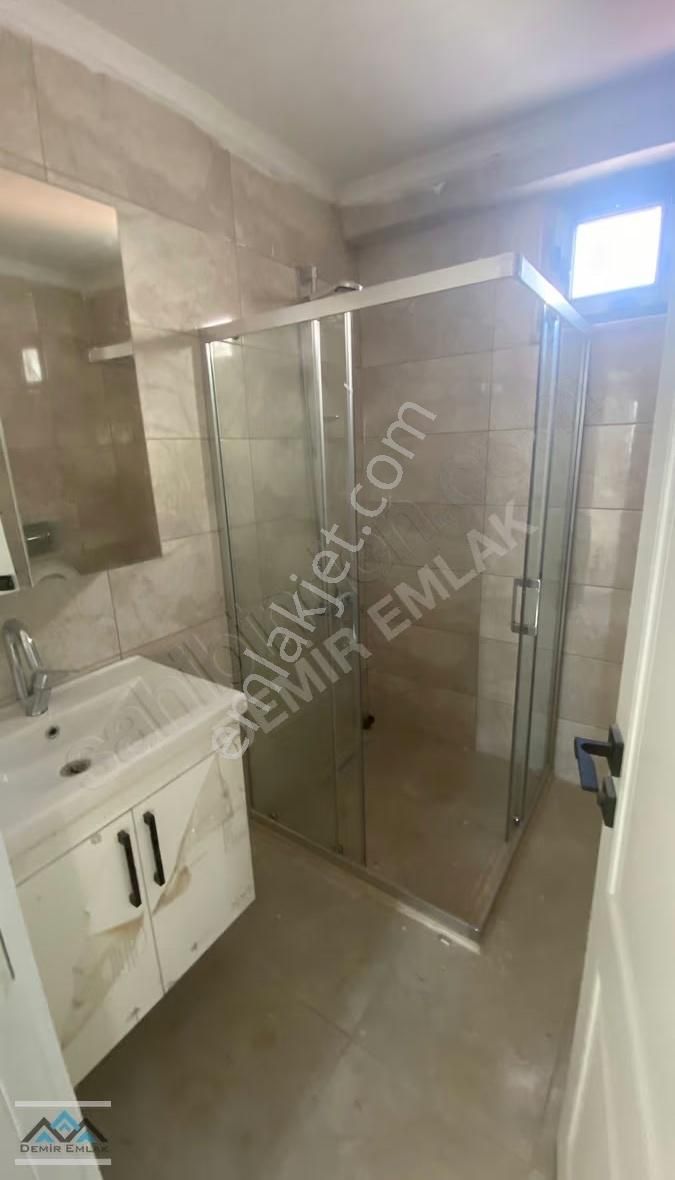 Cevizli Bankalar Cad Üzerinde Yüksek Tavanlı 5+2 Sıfır - Görsel 23