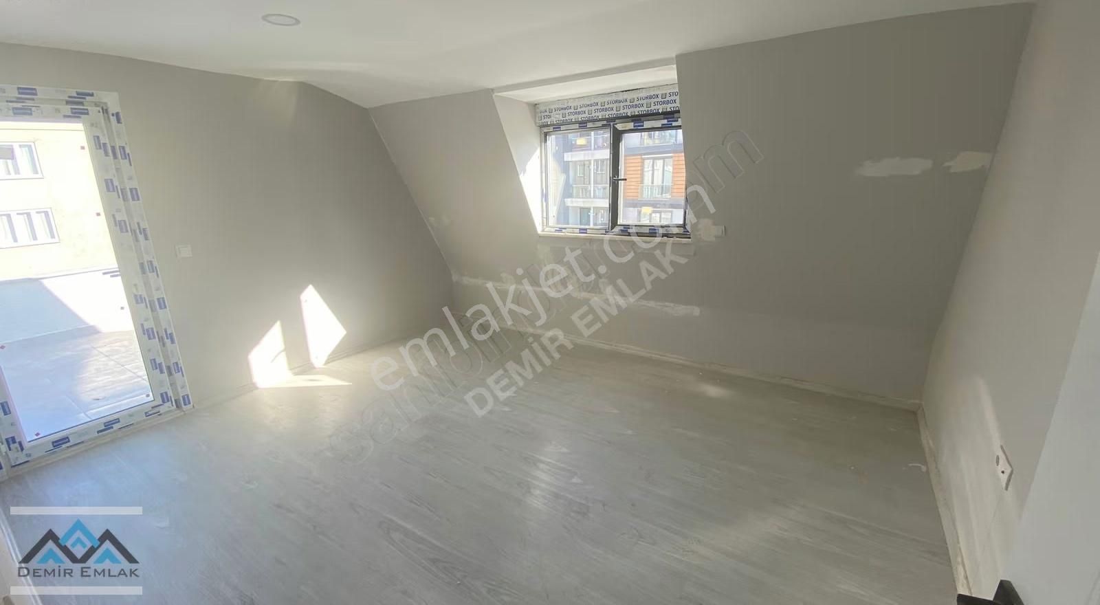 Cevizli Bankalar Cad Üzerinde Yüksek Tavanlı 5+2 Sıfır - Görsel 3