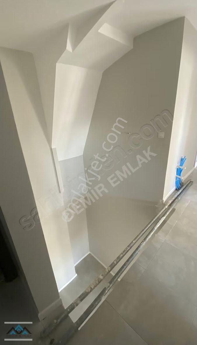 Cevizli Bankalar Cad Üzerinde Yüksek Tavanlı 5+2 Sıfır - Görsel 5