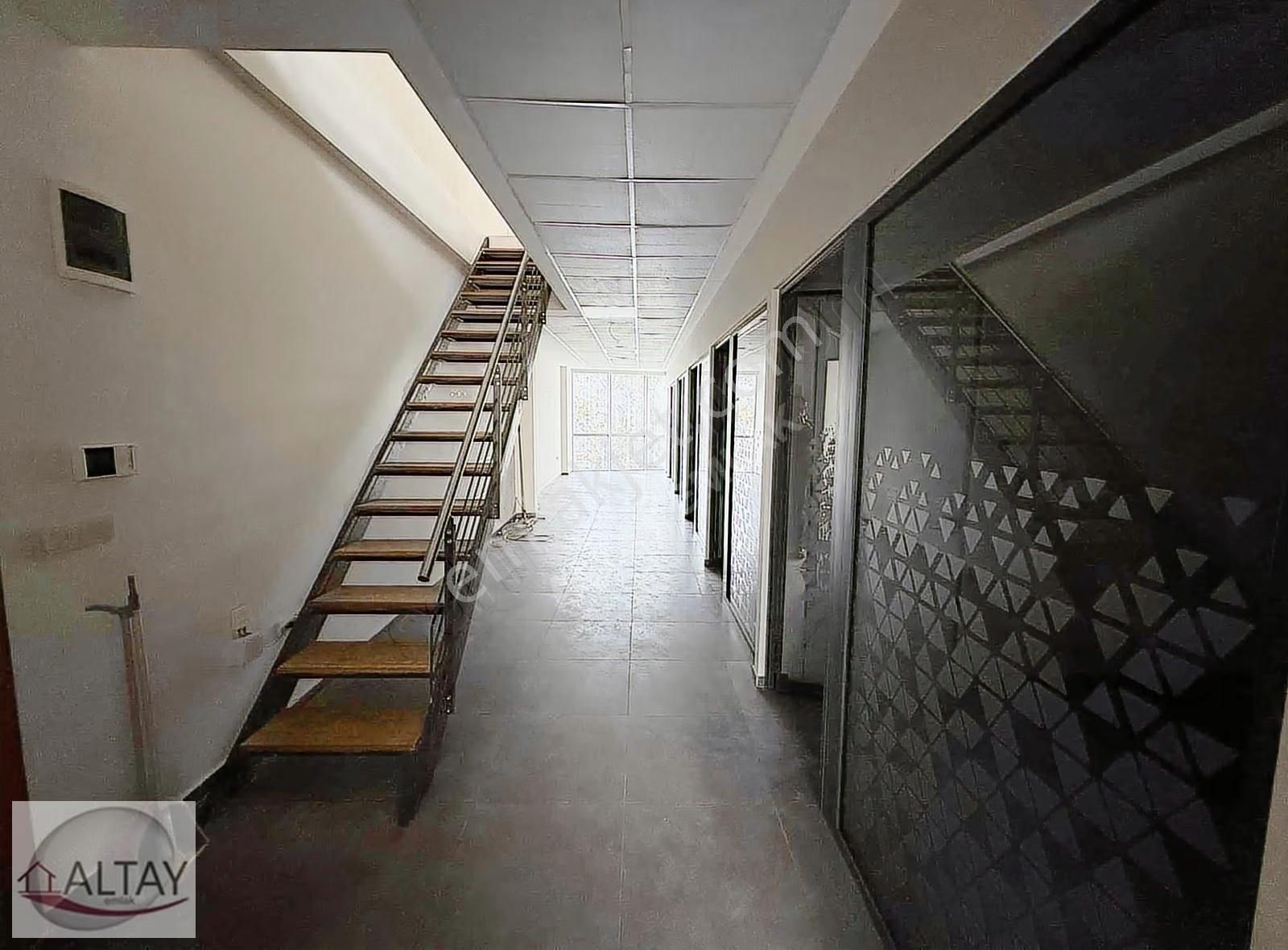 Küçükbakkalköy Mah Kayışdağ Cad.üstü Plaza'da 250 M2 Dublex - Görsel 21