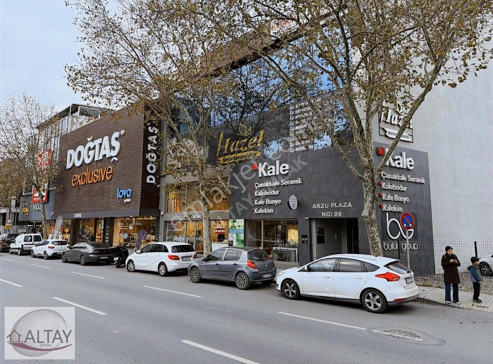 Küçükbakkalköy Mah Kayışdağ Cad.üstü Plaza'da 250 M2 Dublex