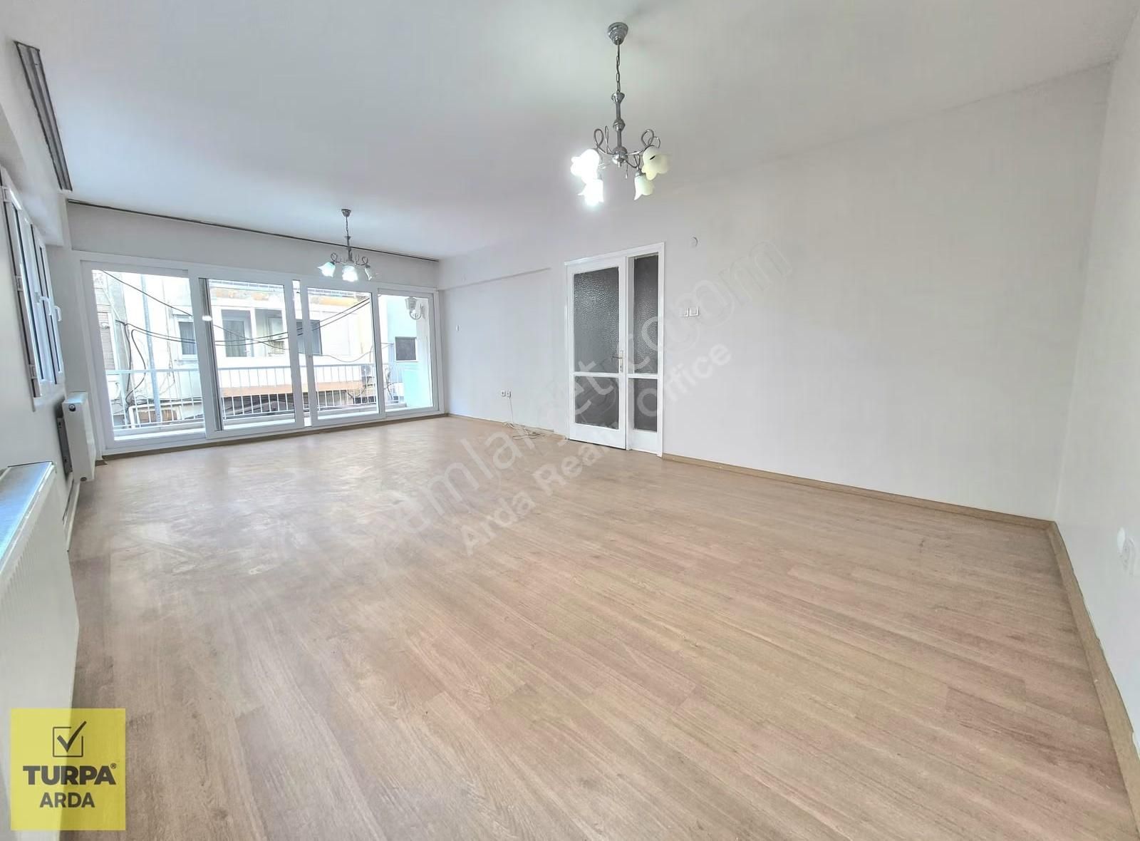 K.yaka Pazaryeri Ve Lise Yakını Köşe D.gazlı 3+1 140 M2 - Görsel 14