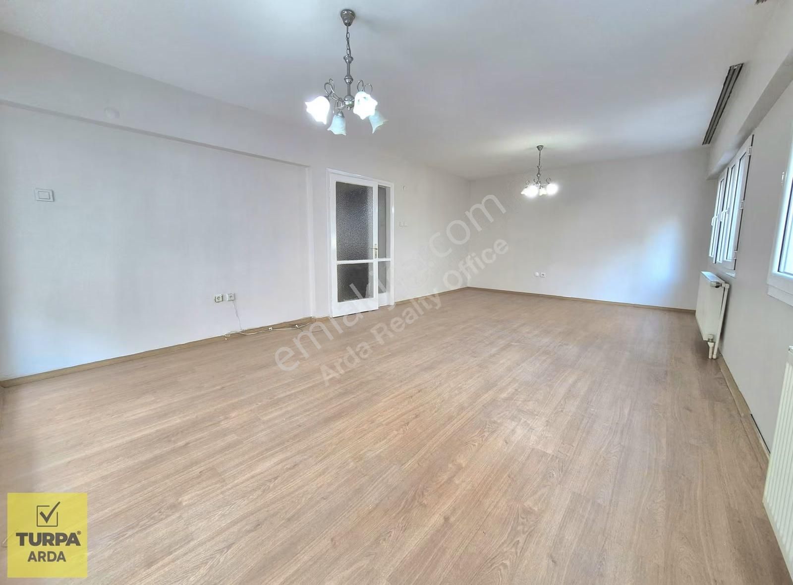 K.yaka Pazaryeri Ve Lise Yakını Köşe D.gazlı 3+1 140 M2 - Görsel 18