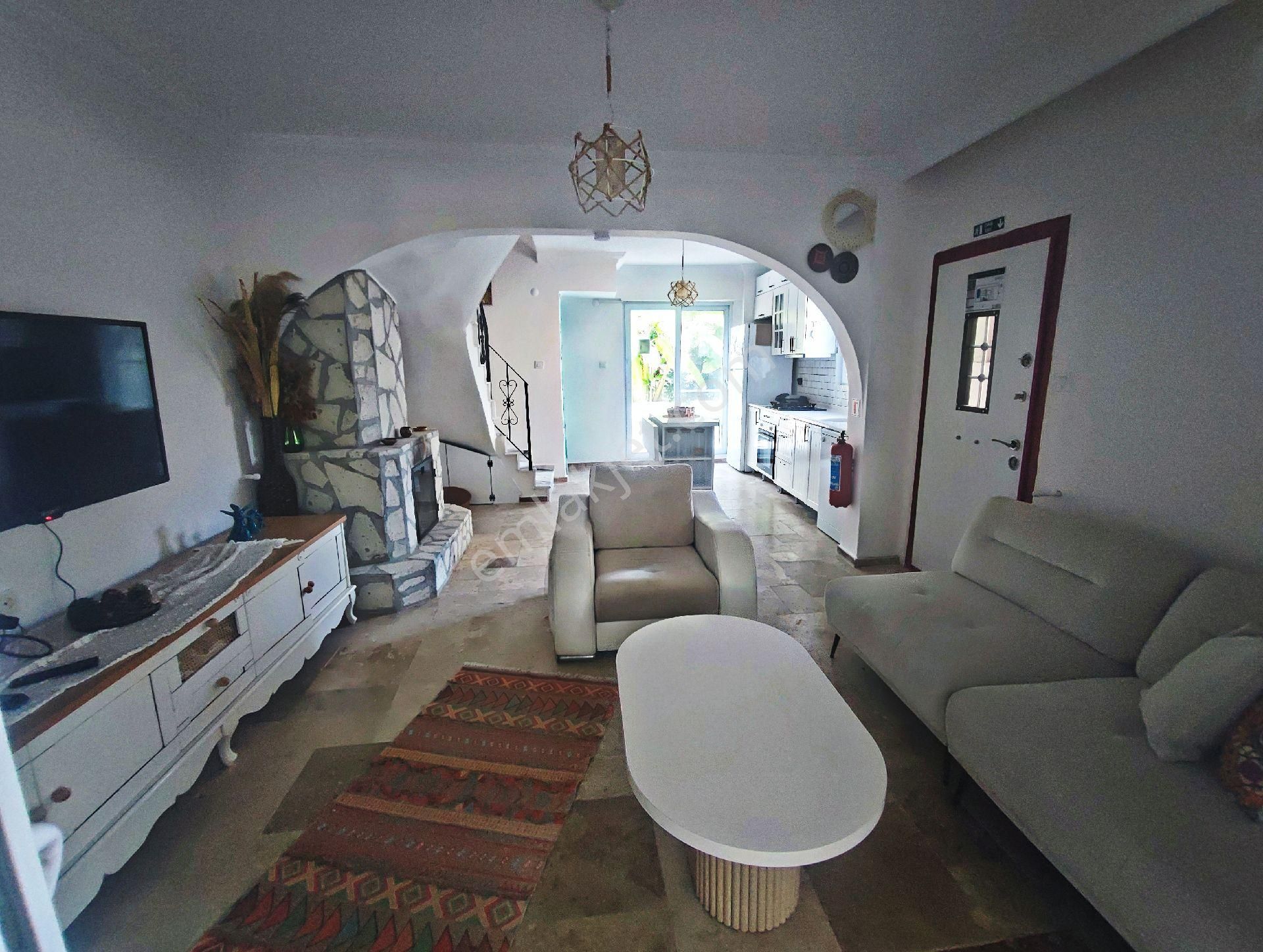 Kuşadası Karaova Mah. Özel Havuzlu 4+1 Eşyalı Villa - Görsel 4