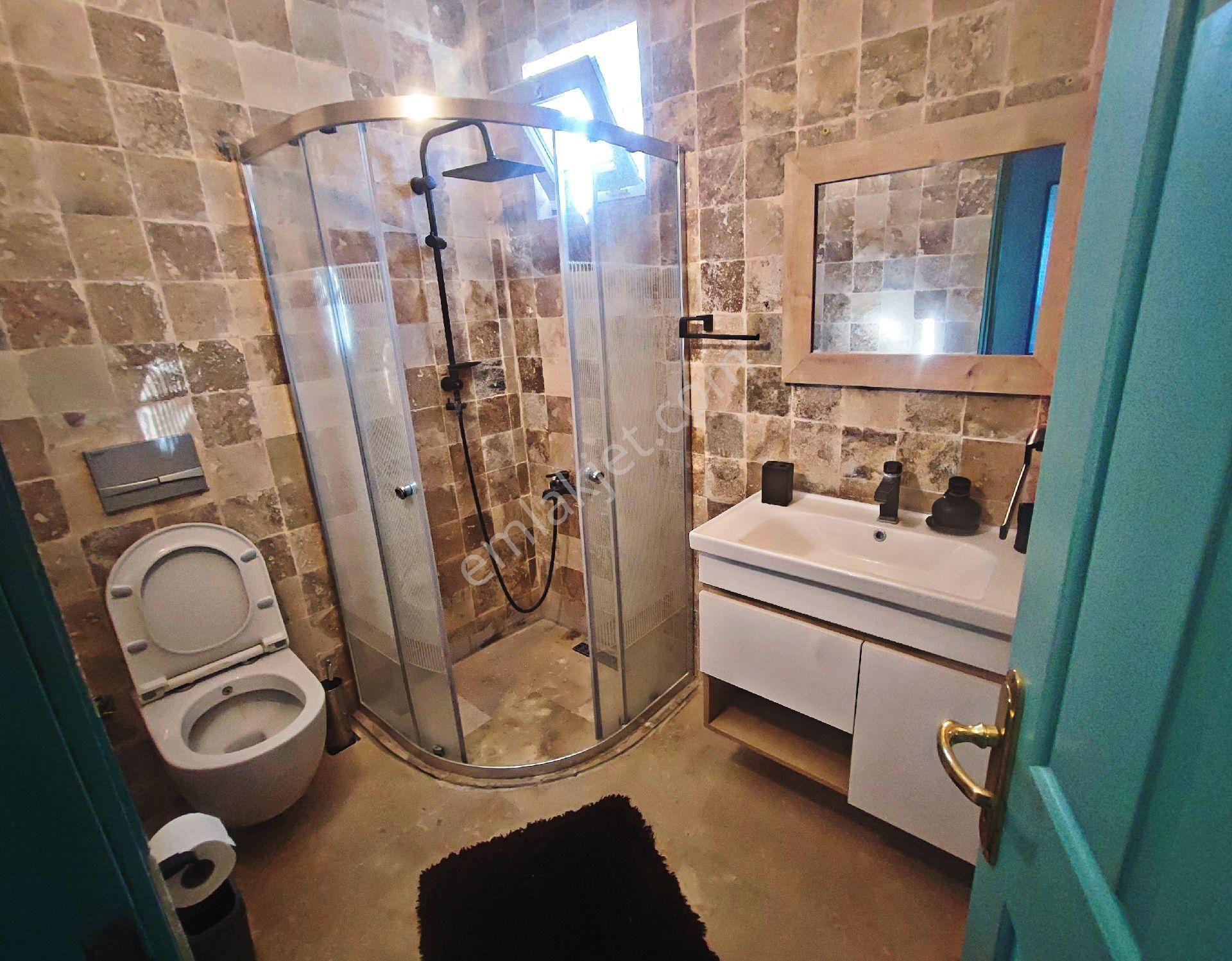 Kuşadası Karaova Mah. Özel Havuzlu 4+1 Eşyalı Villa - Görsel 13