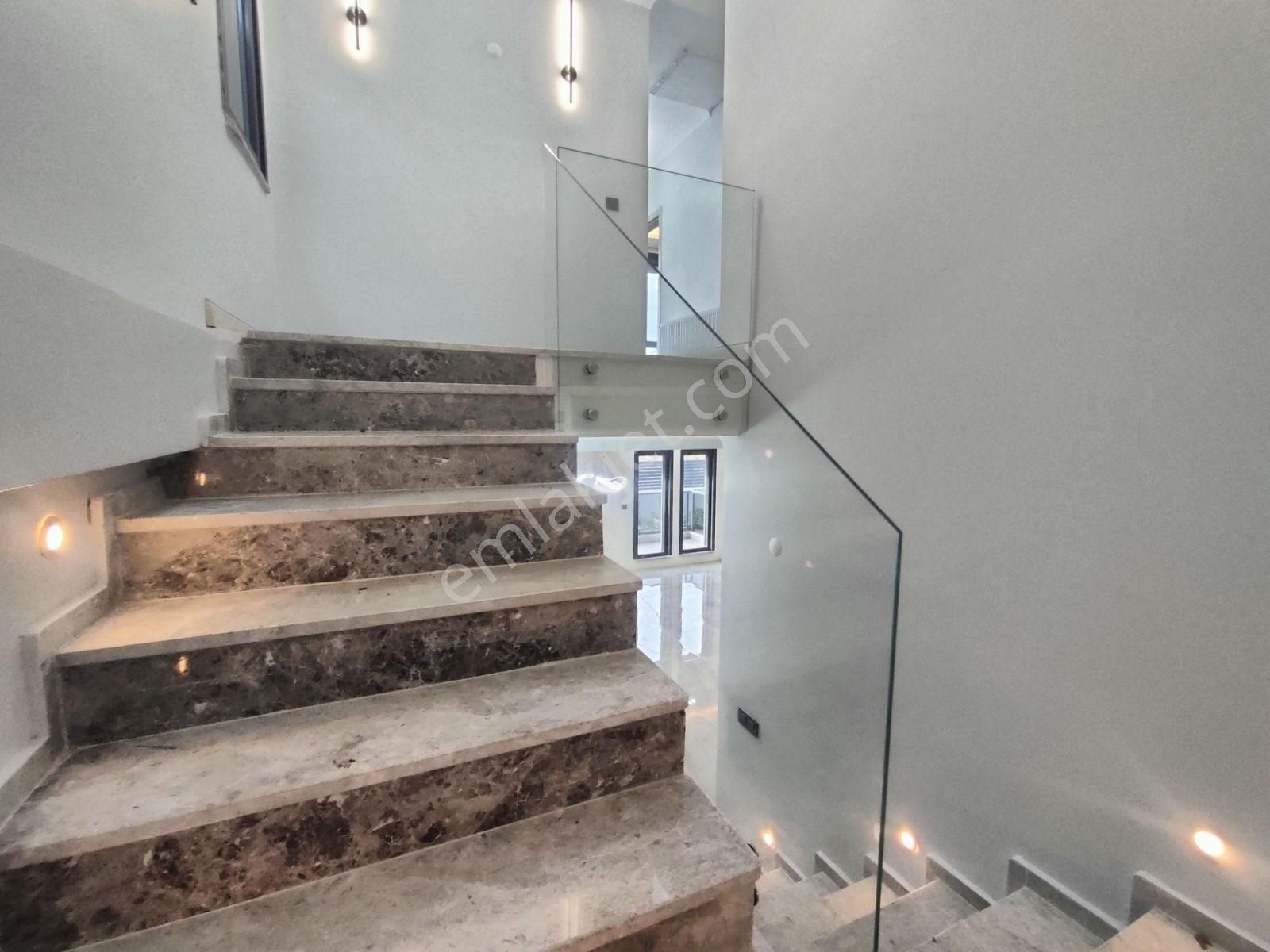 Kartallar'dan Ultra Lüks Müstakil Havuzlu Büyük Bahçeli Villa. - Görsel 33