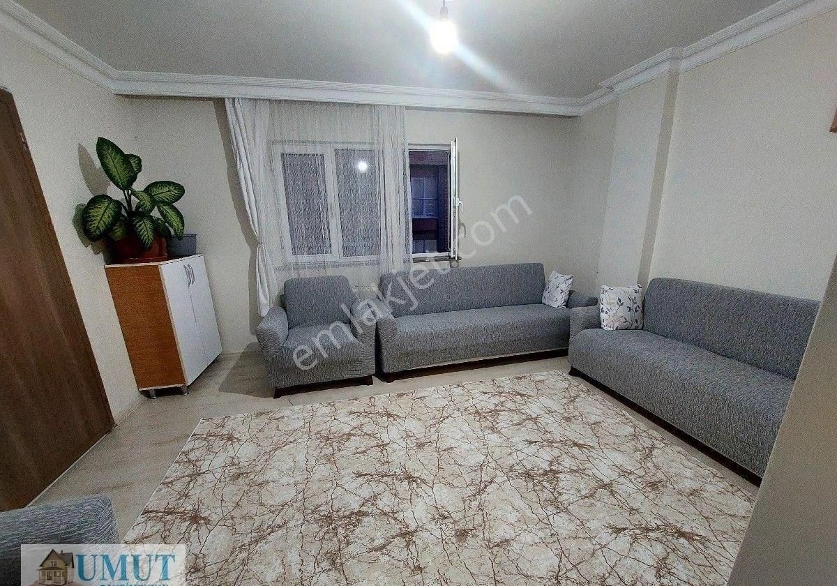 Gazi Osman Paşa Küçük Köy Beşyol Da Satılık Daire 3. Kat 3+1 115 M2 Metroya Yakın