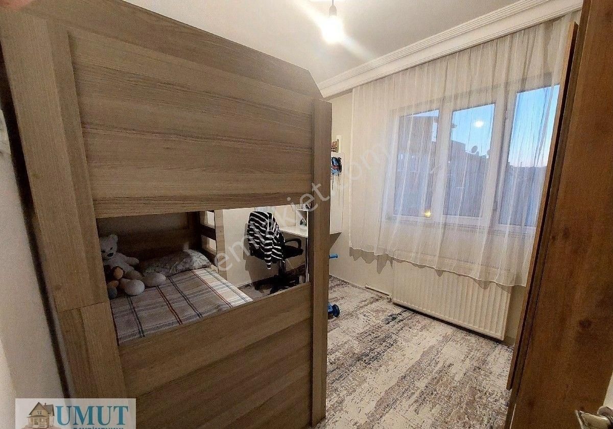 Gazi Osman Paşa Küçük Köy Beşyol Da Satılık Daire 3. Kat 3+1 115 M2 Metroya Yakın - Görsel 3