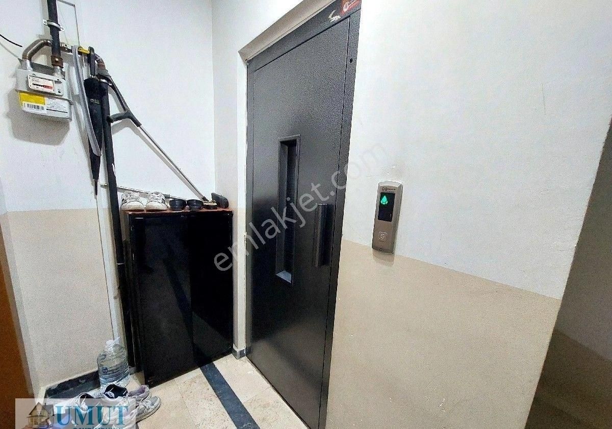 Gazi Osman Paşa Küçük Köy Yeni Mah. De Satılık Asansörlü Dubleks 4+3 195 M2 Metroya Yakın - Görsel 17