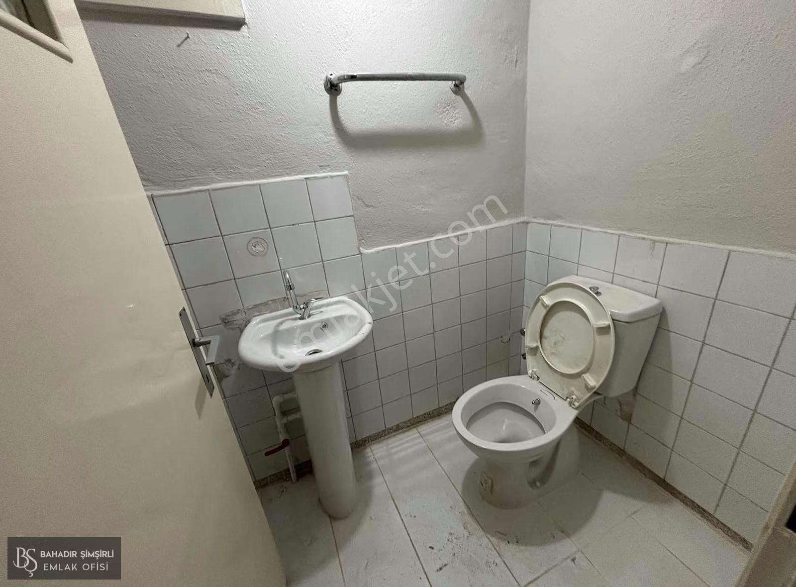 Bahadır Şimşirli'den Belediye Karşısı Kiralık Ofis Katı - Görsel 20