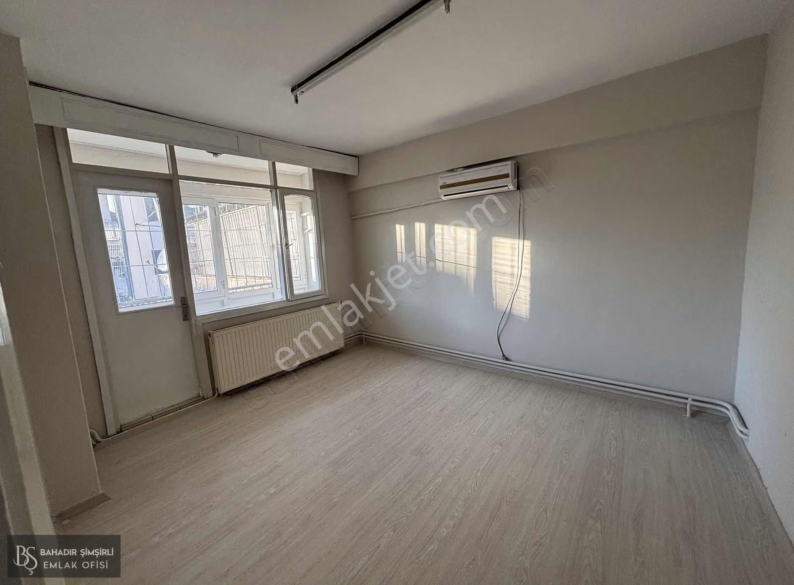 Bahadır Şimşirli'den Belediye Karşısı Kiralık Ofis Katı - Görsel 15
