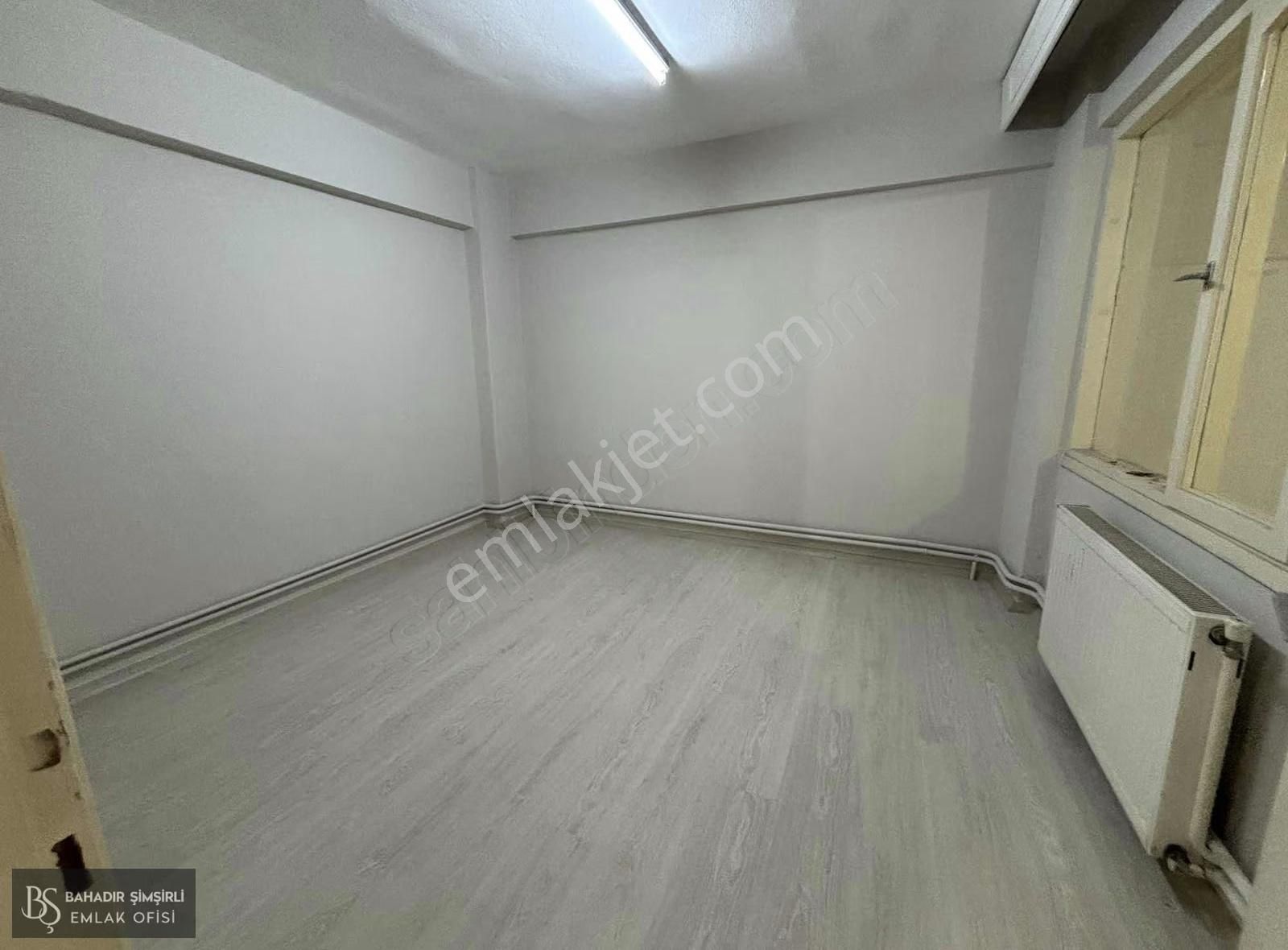 Bahadır Şimşirli'den Belediye Karşısı Kiralık Ofis Katı - Görsel 4