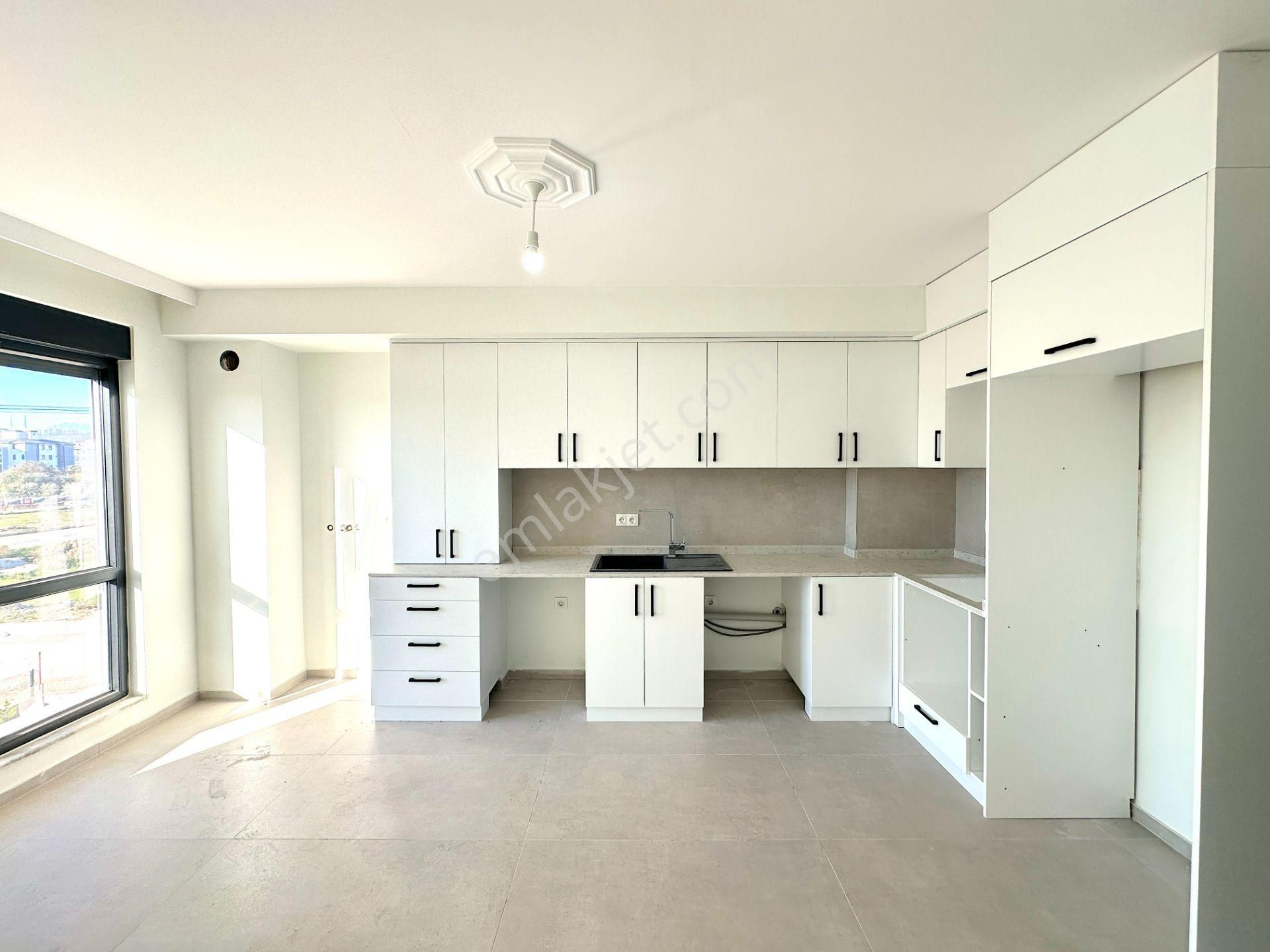 Şelale Mh Yenibina,elektrikli Panjur, 2asansör, Açık Otopark 1+1