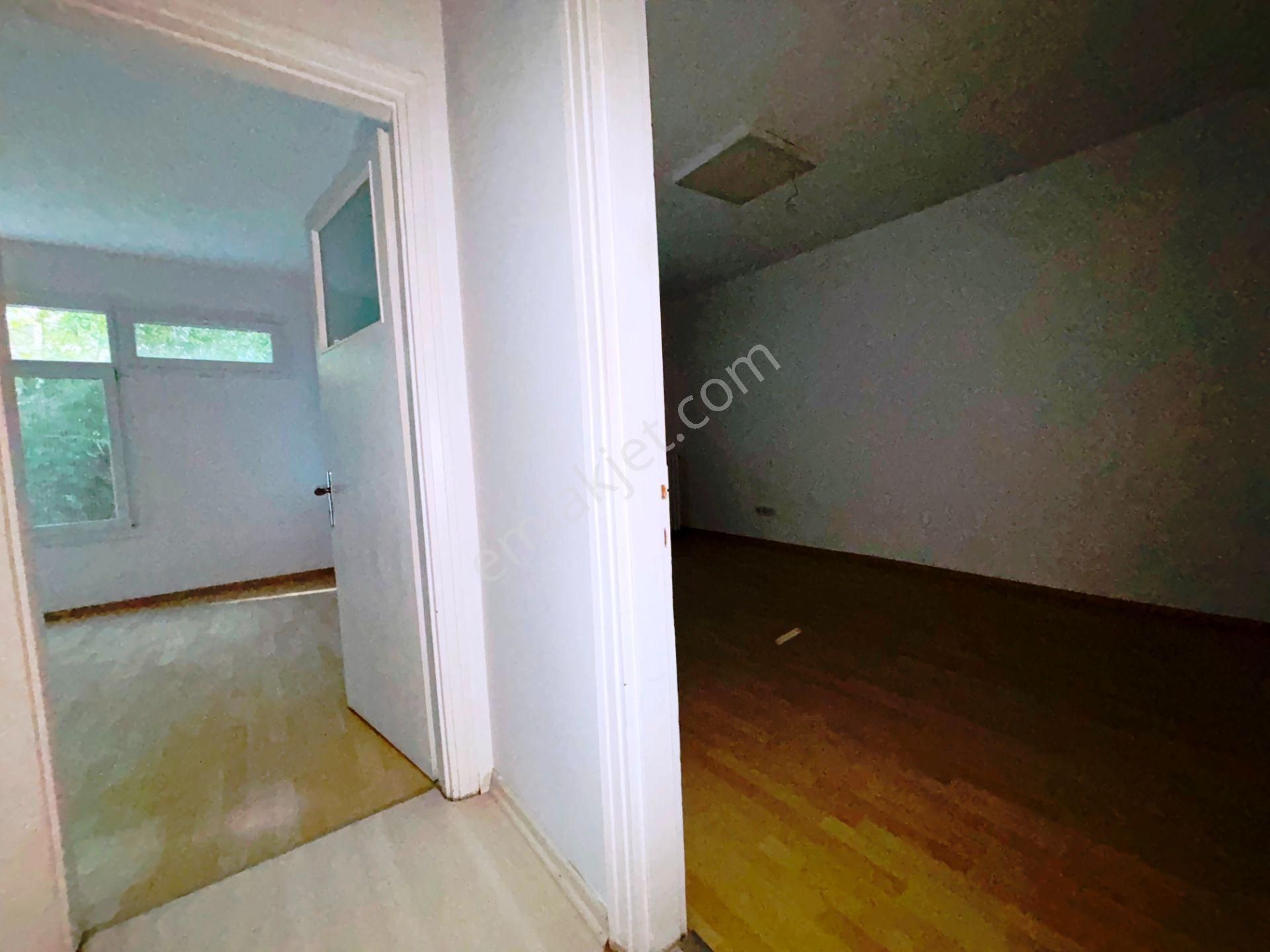 Çatalçeşme Bağdat Caddesi Üstü 1.kat Otoparklı 110m2 Kiralık 2+1 - Görsel 15