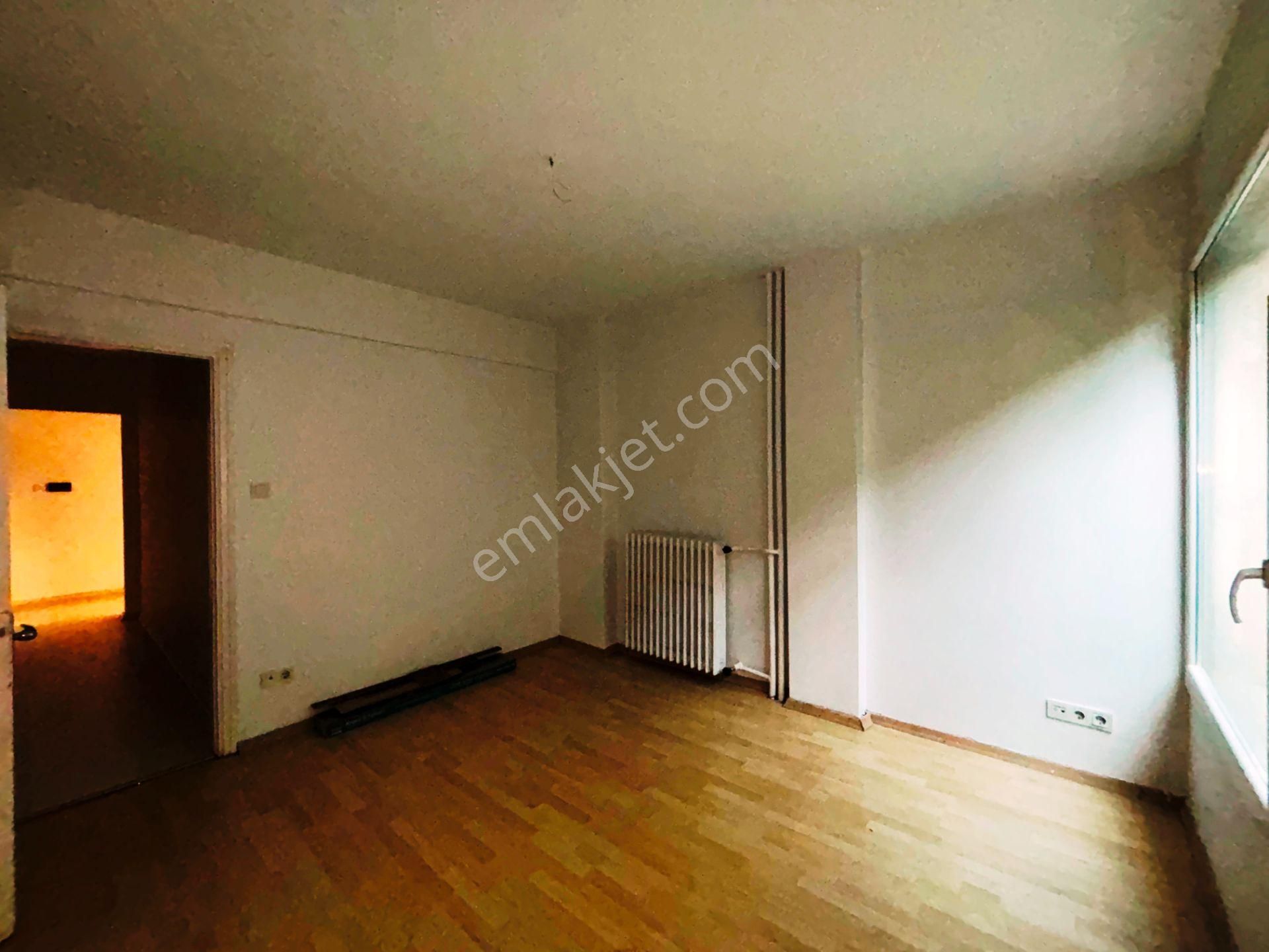 Çatalçeşme Bağdat Caddesi Üstü 1.kat Otoparklı 110m2 Kiralık 2+1 - Görsel 14