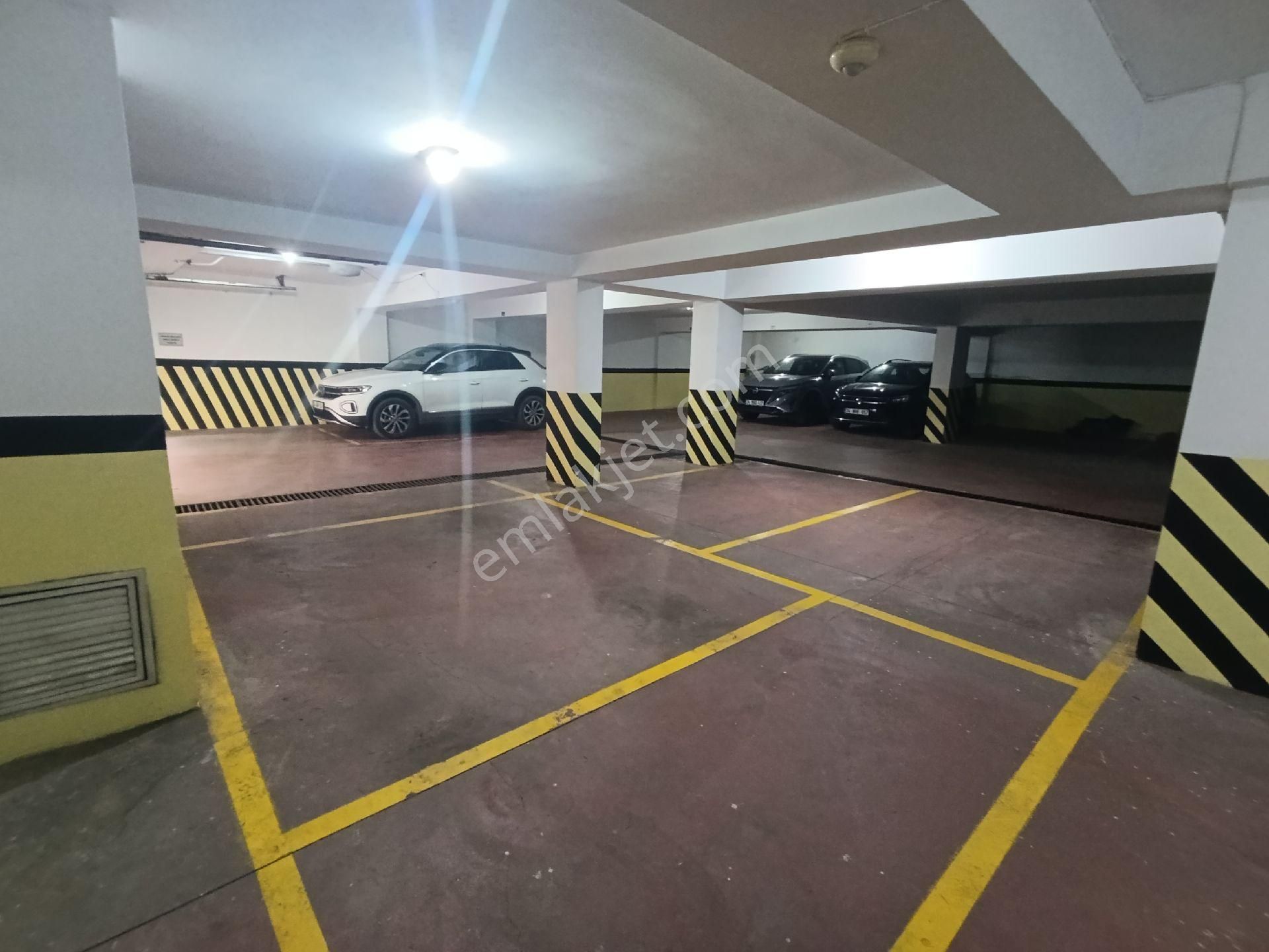 Acıbademde Deprem Sonrası Otoparklı Aydınlık Daire - Görsel 24