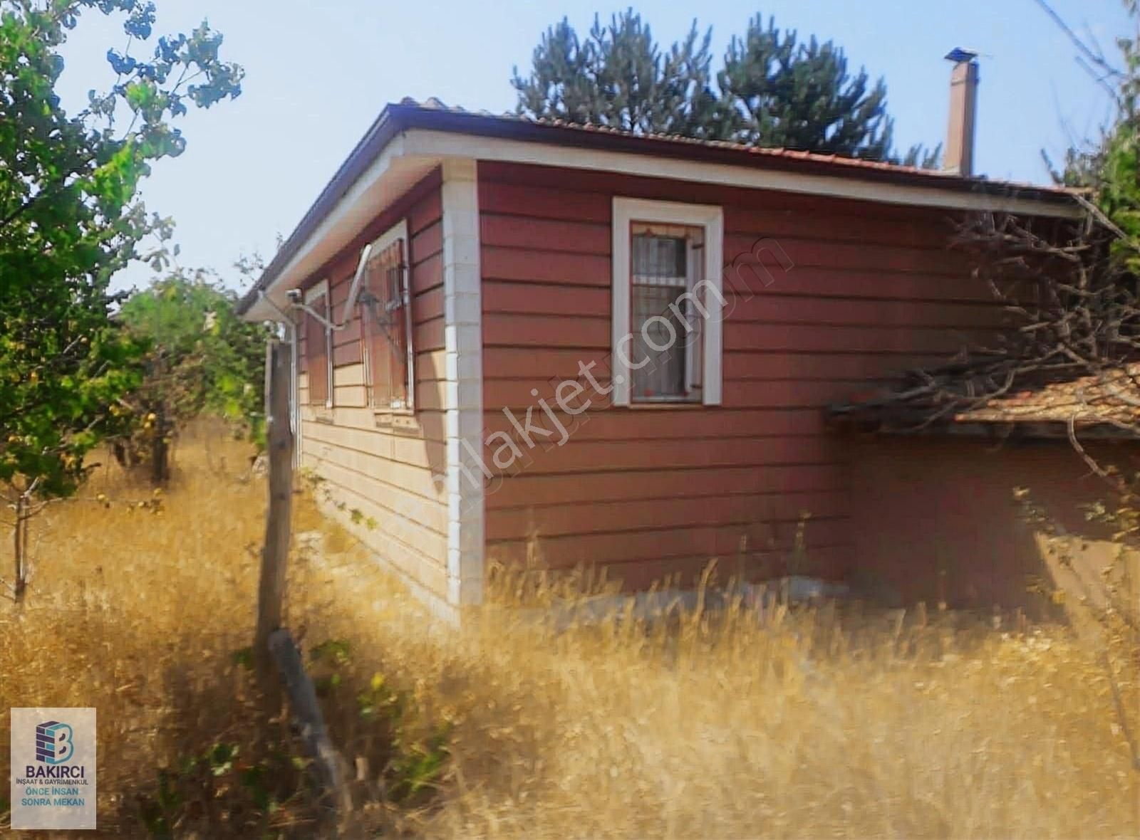Bakırcı Emlak İnşaat Dan Söngüt Köyünde Müstakil Evi Olan Tarla