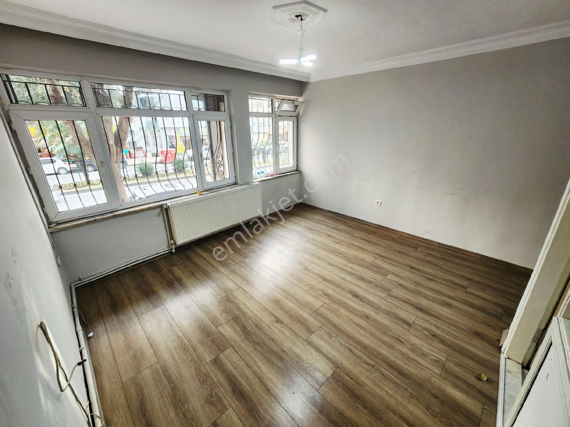 Furkan Emlak'tan Selahiye Mah.3+1 120m2 Yüksek Giriş 100.yıl Bulvara Cephe Daire