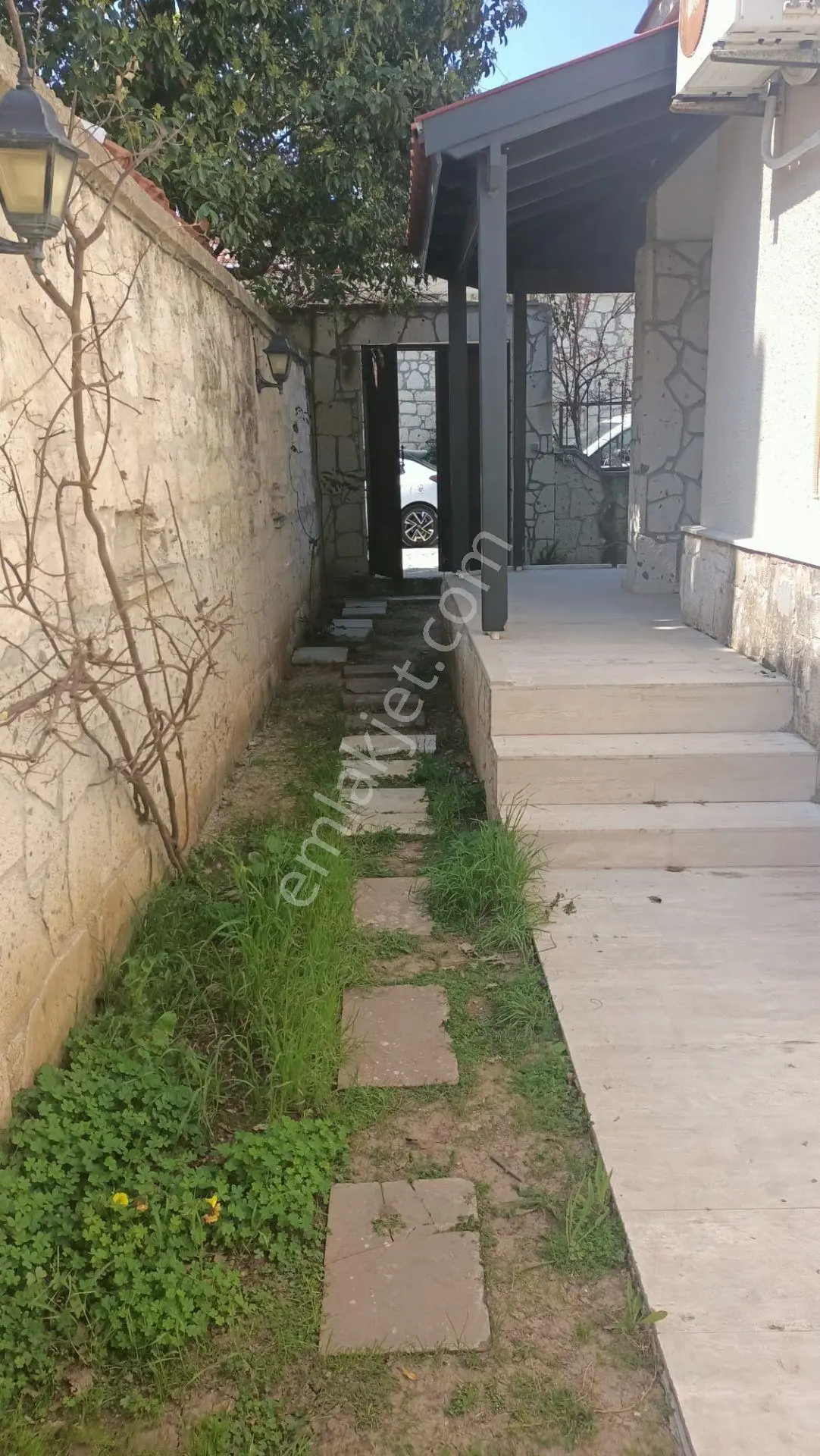 Alaçatı Merkezde Mobilyalı Sezonluk Kiralık Villa - Görsel 35