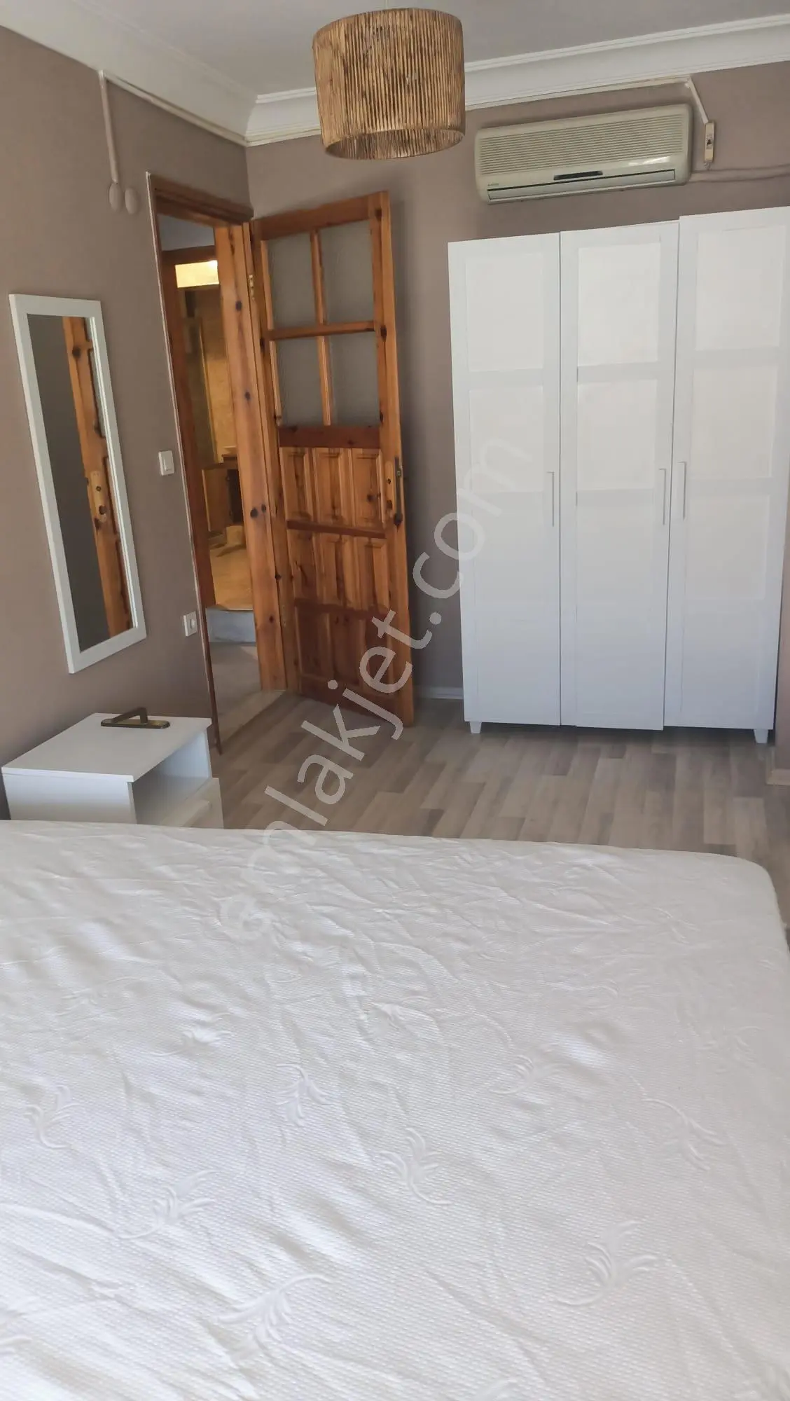 Alaçatı Merkezde Mobilyalı Sezonluk Kiralık Villa - Görsel 21