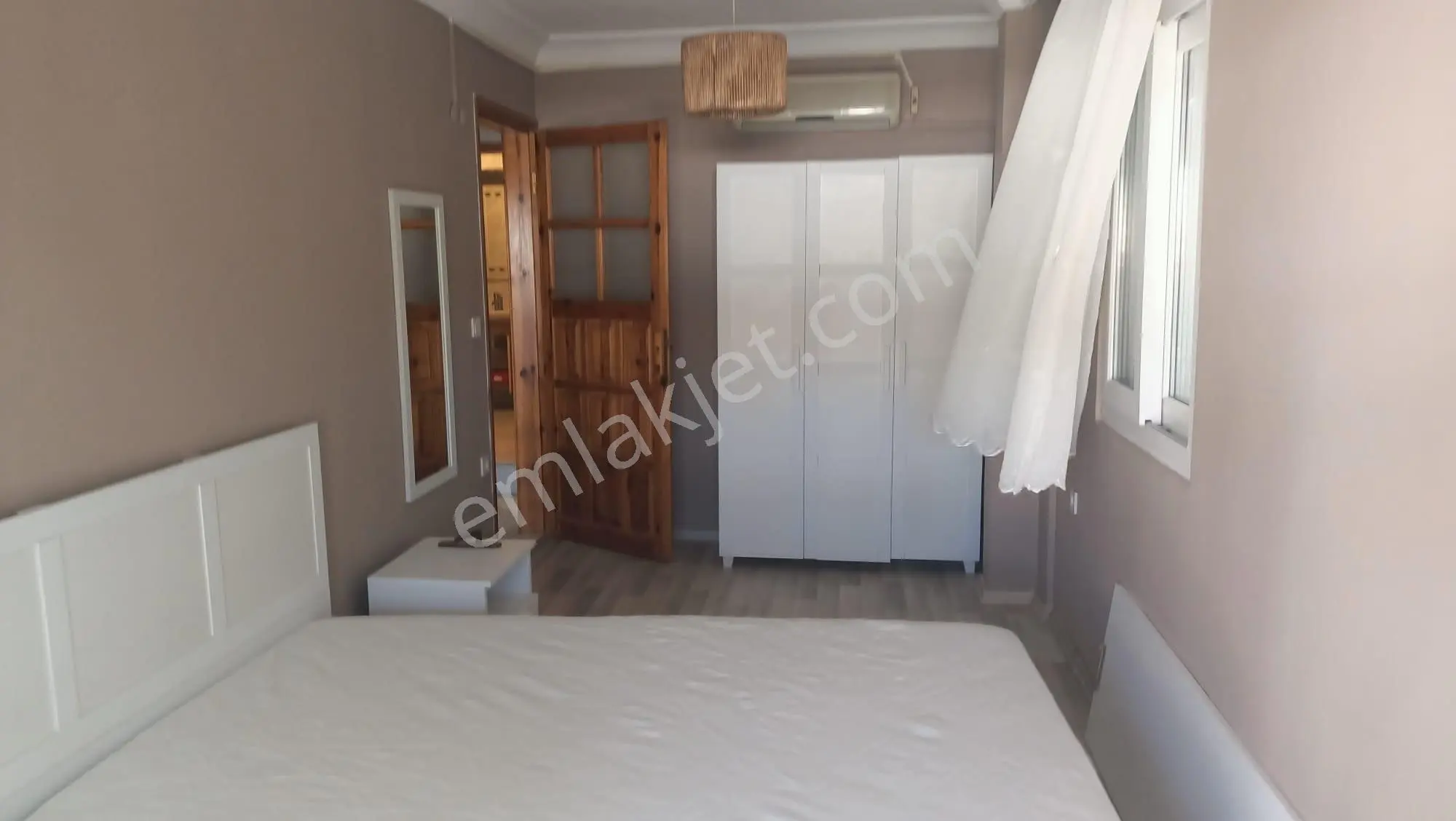 Alaçatı Merkezde Mobilyalı Sezonluk Kiralık Villa - Görsel 16