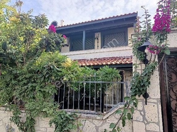 Alaçatı Merkezde Mobilyalı Yıllık Veya Sezonluk Kiralık Villa