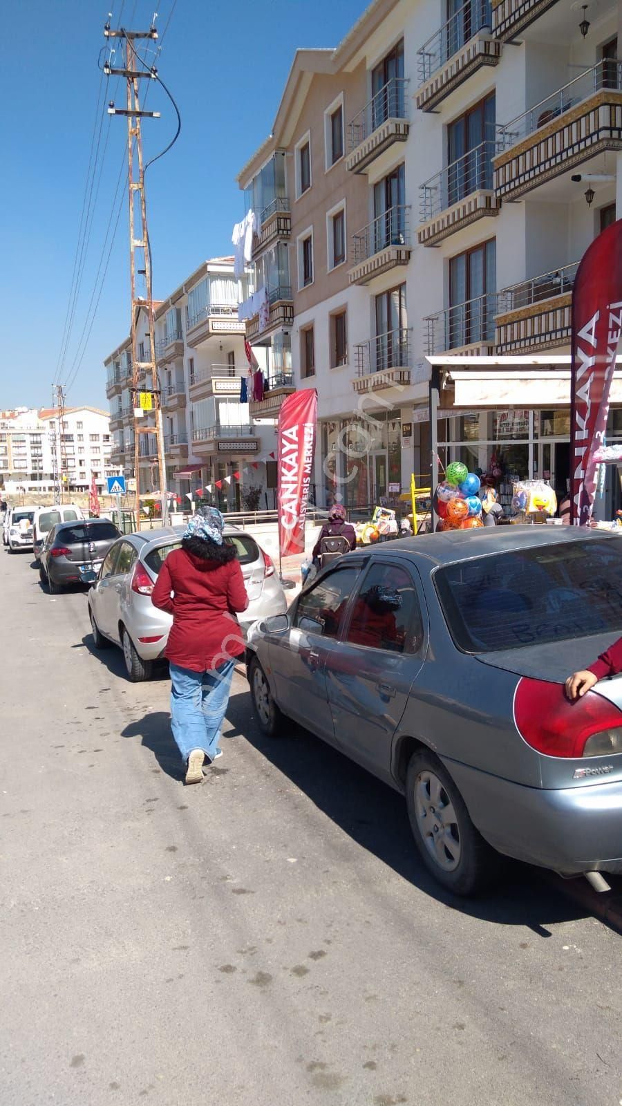 Okul Karşısında - Görsel 12