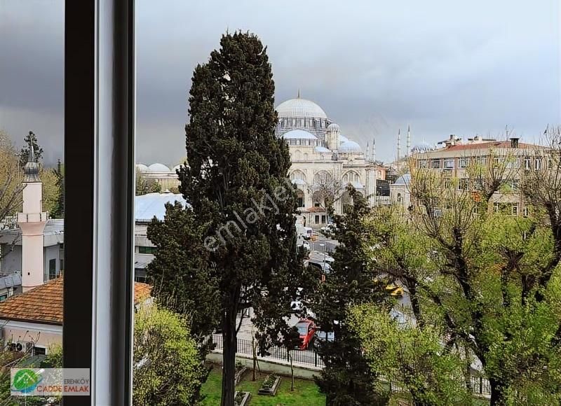 Büyük Şehir Belediye Karşı Köşesi Şehzadebaşı Camii Karşısı - Görsel 8