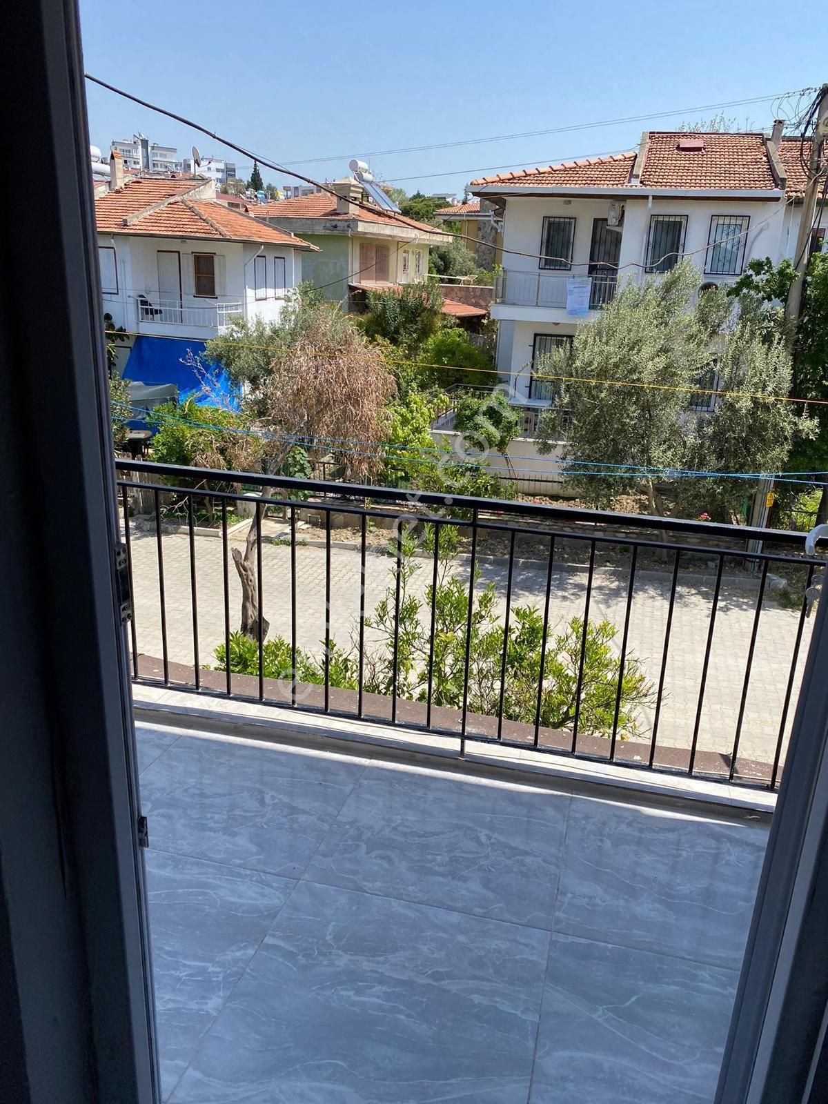 Kuşadası Denize Yakın 3+2 Köşe Büyük Bahçeli Satılık Villa - Görsel 24
