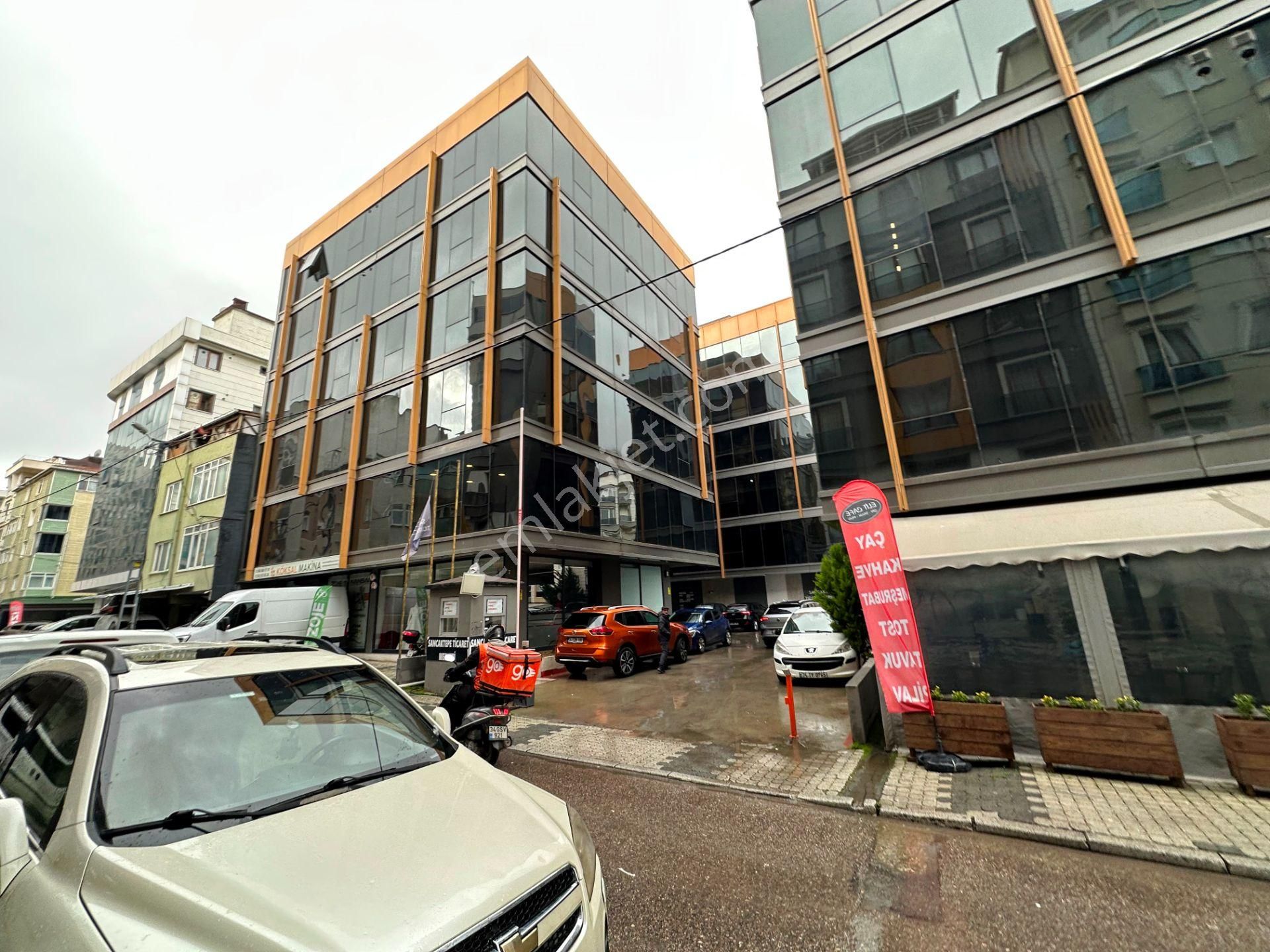 Sancaktepe Belediye Karşısı Yeni Plazada 50m2 Boş Satılık İşyeri