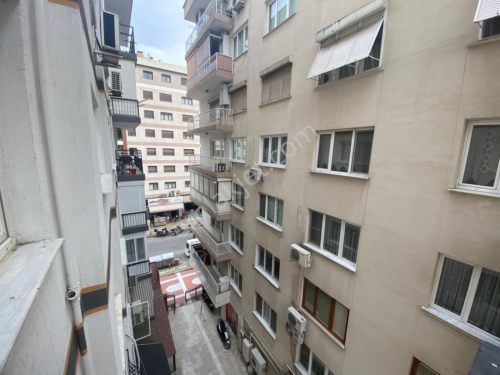 Bayraklı Mansuroğlu Haşim İşcan Caddesinde 3+1 Kiralık Daire - Görsel 11