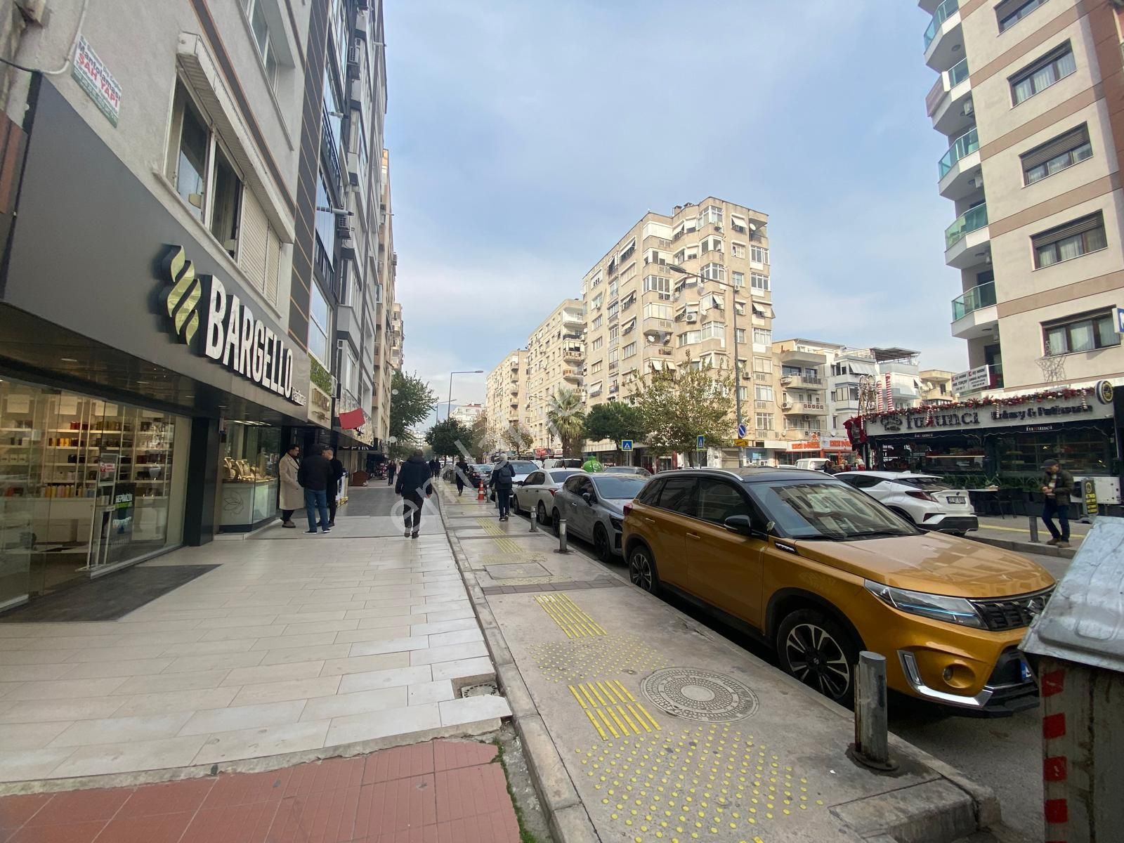 Bayraklı Mansuroğlu Haşim İşcan Caddesinde 3+1 Kiralık Daire - Görsel 26