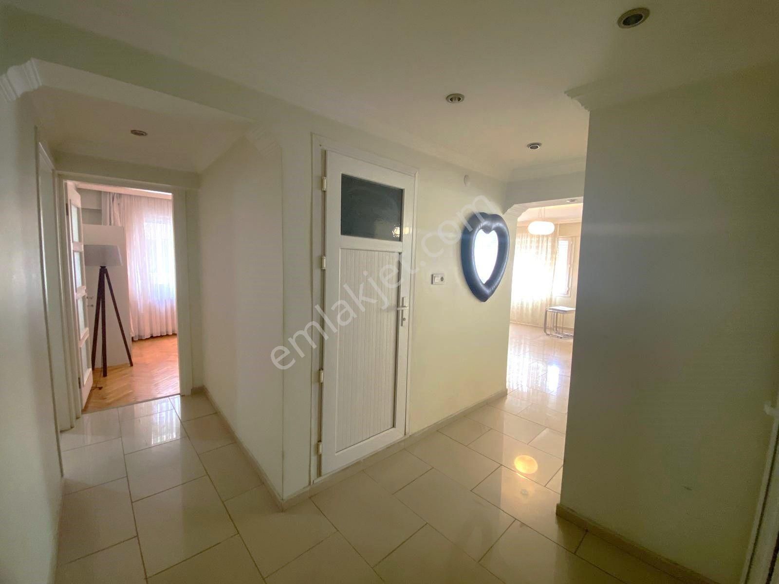 Bayraklı Mansuroğlu Haşim İşcan Caddesinde 3+1 Kiralık Daire - Görsel 12