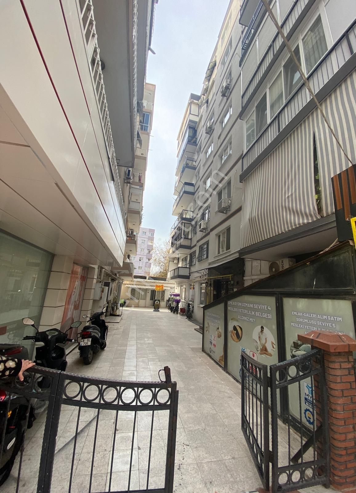 Bayraklı Mansuroğlu Haşim İşcan Caddesinde 3+1 Kiralık Daire - Görsel 25
