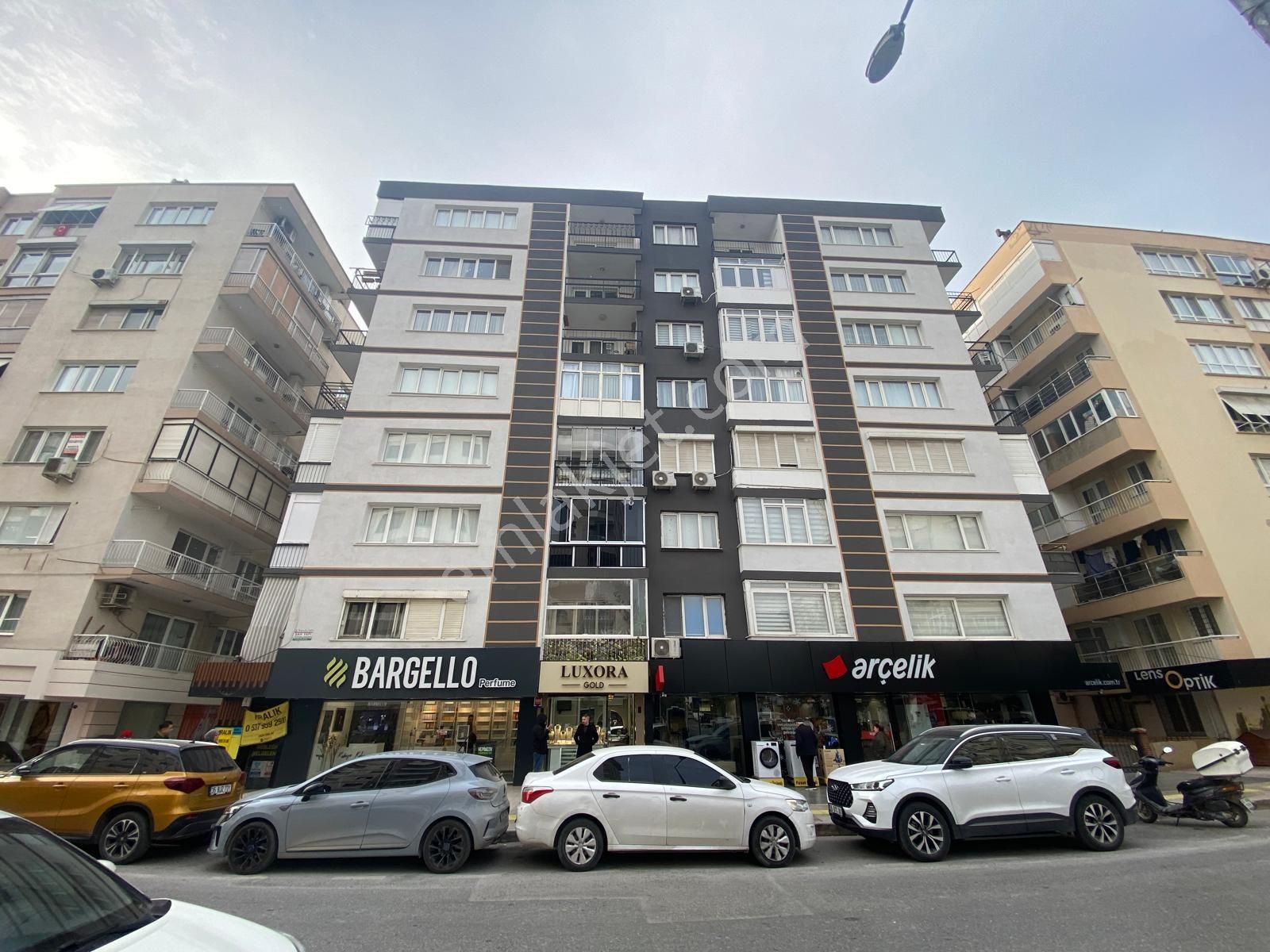 Bayraklı Mansuroğlu Haşim İşcan Caddesinde 3+1 Kiralık Daire