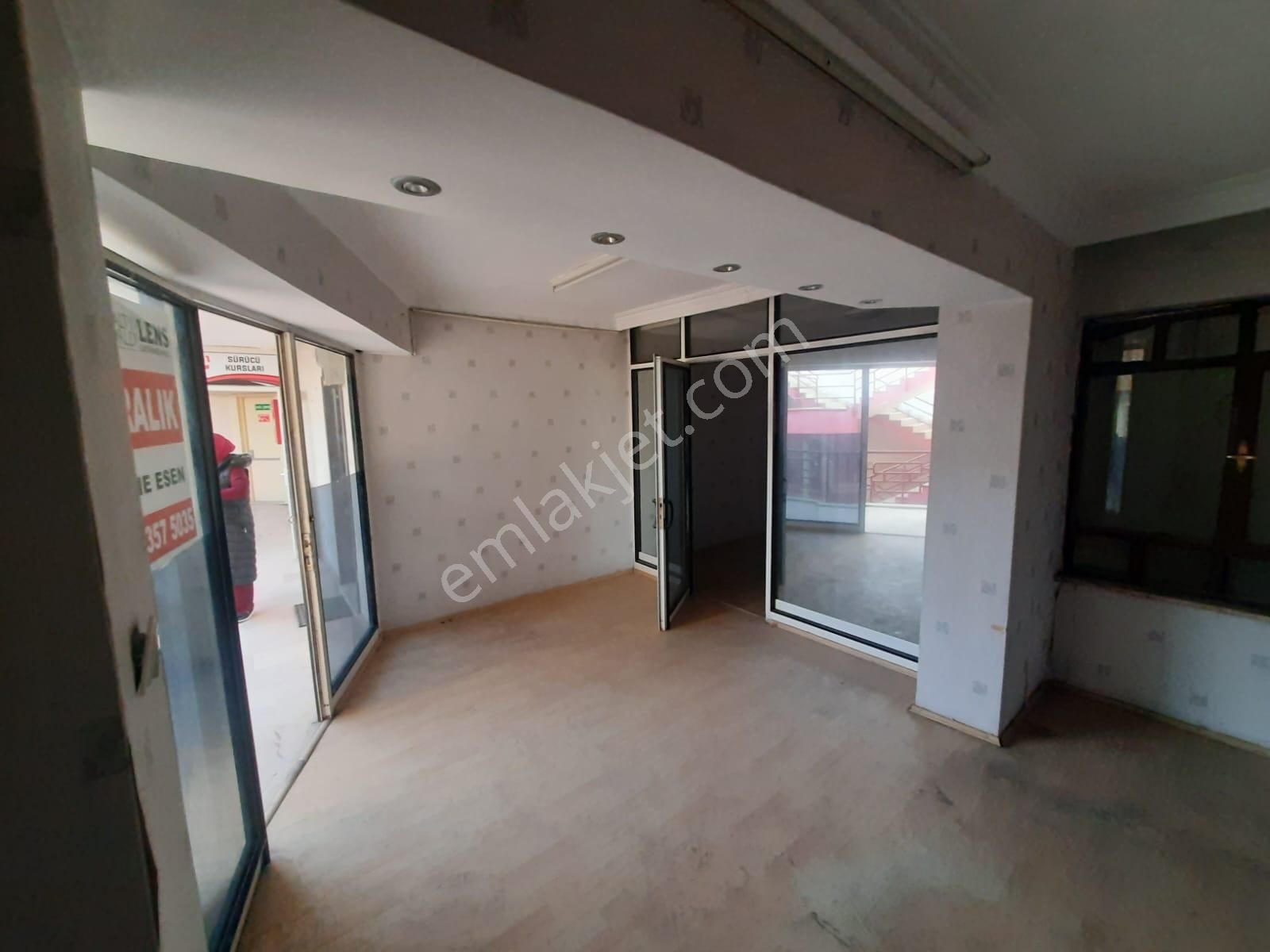 Yeni Cami Atagün İş Merkezinde Kiralık Fırsat Ofisler - Görsel 18