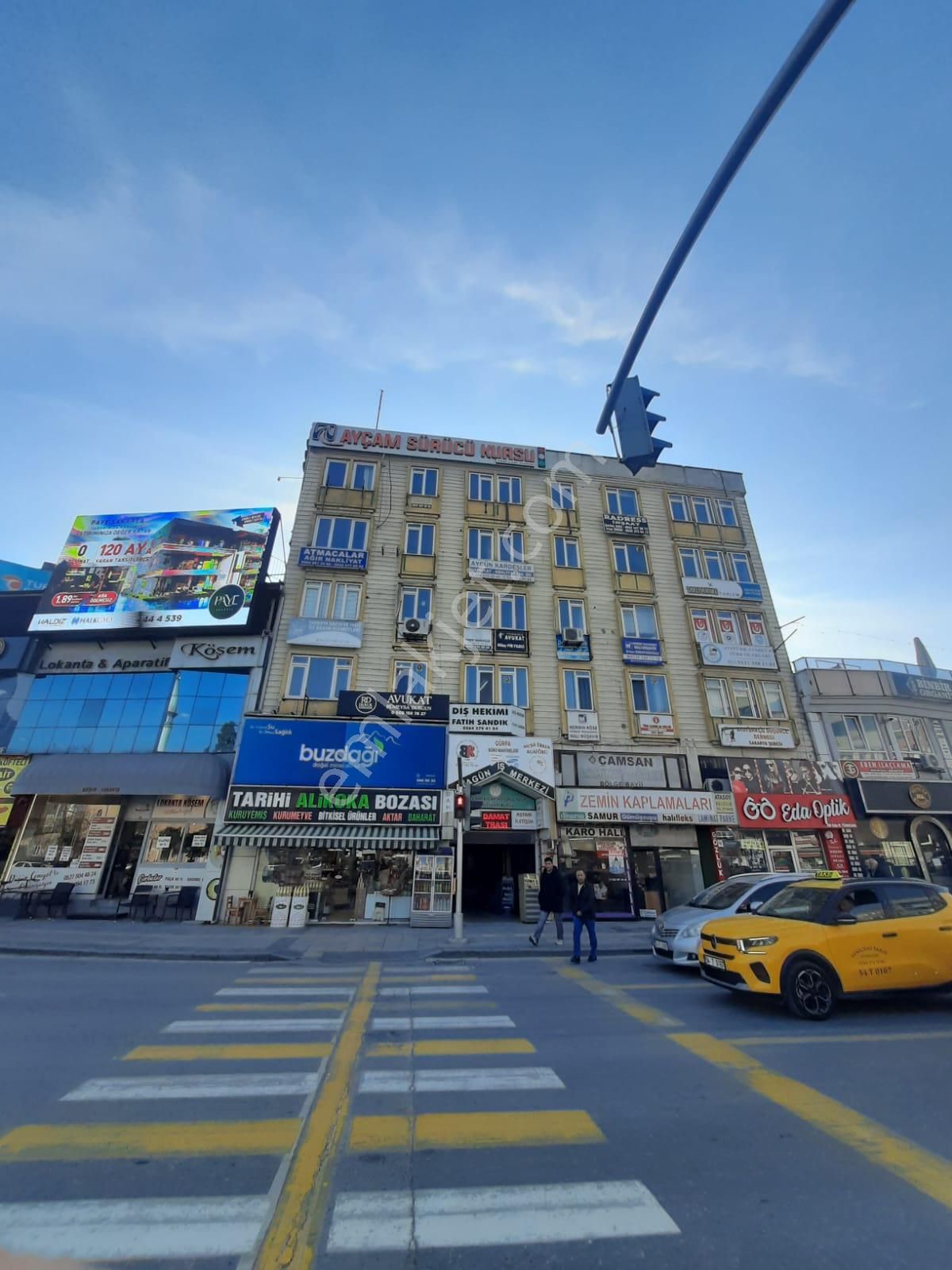 Yeni Cami Atagün İş Merkezinde Kiralık Fırsat Ofisler