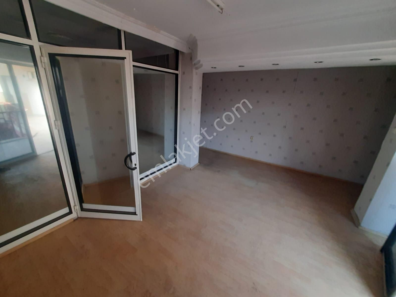 Yeni Cami Atagün İş Merkezinde Kiralık Fırsat Ofisler - Görsel 24