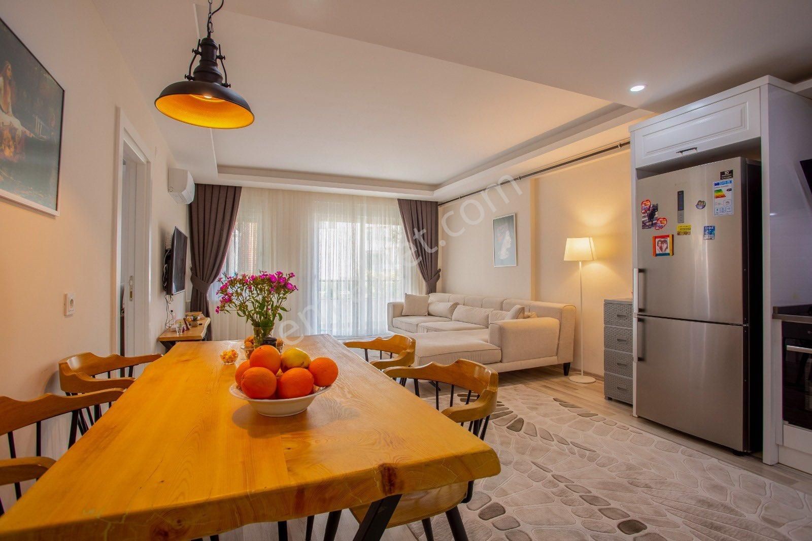 Antalya Konyaaltı Doğalgazlı Güvenlikli Site İçi Tertemiz Yeni Eşyalı Geniş 2+1 Kiralık Daire