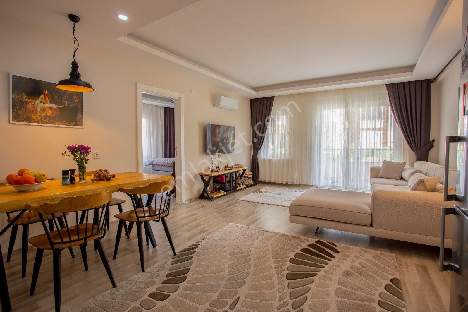 Antalya Konyaaltı Doğalgazlı Güvenlikli Site İçi Tertemiz Yeni Eşyalı Geniş 2+1 Kiralık Daire - Görsel 2