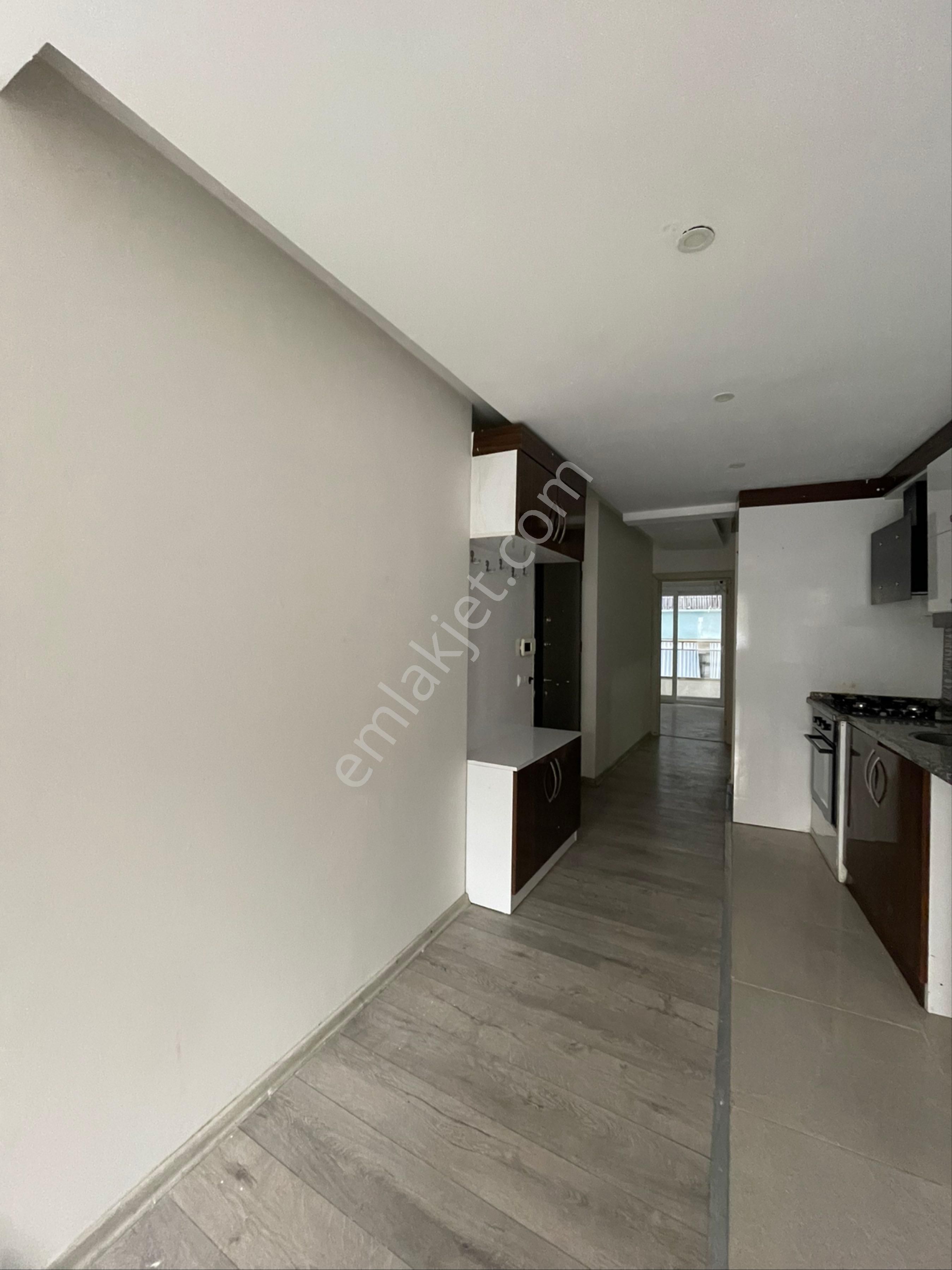 Kuşadası Merkezde Kiralık 1 + 1 Daire - Görsel 14