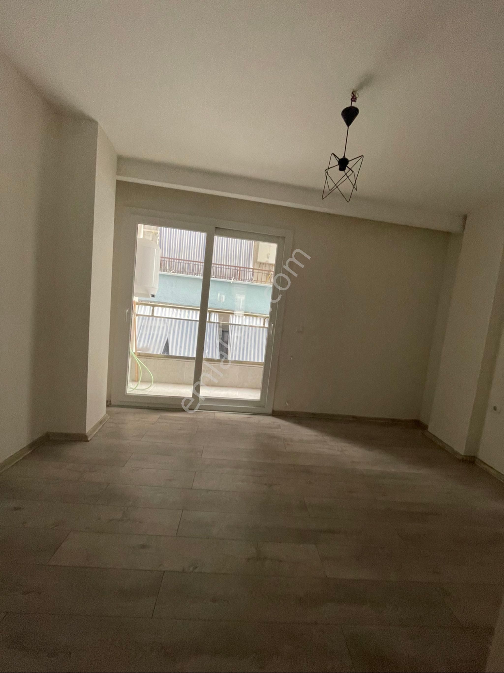 Kuşadası Merkezde Kiralık 1 + 1 Daire - Görsel 8