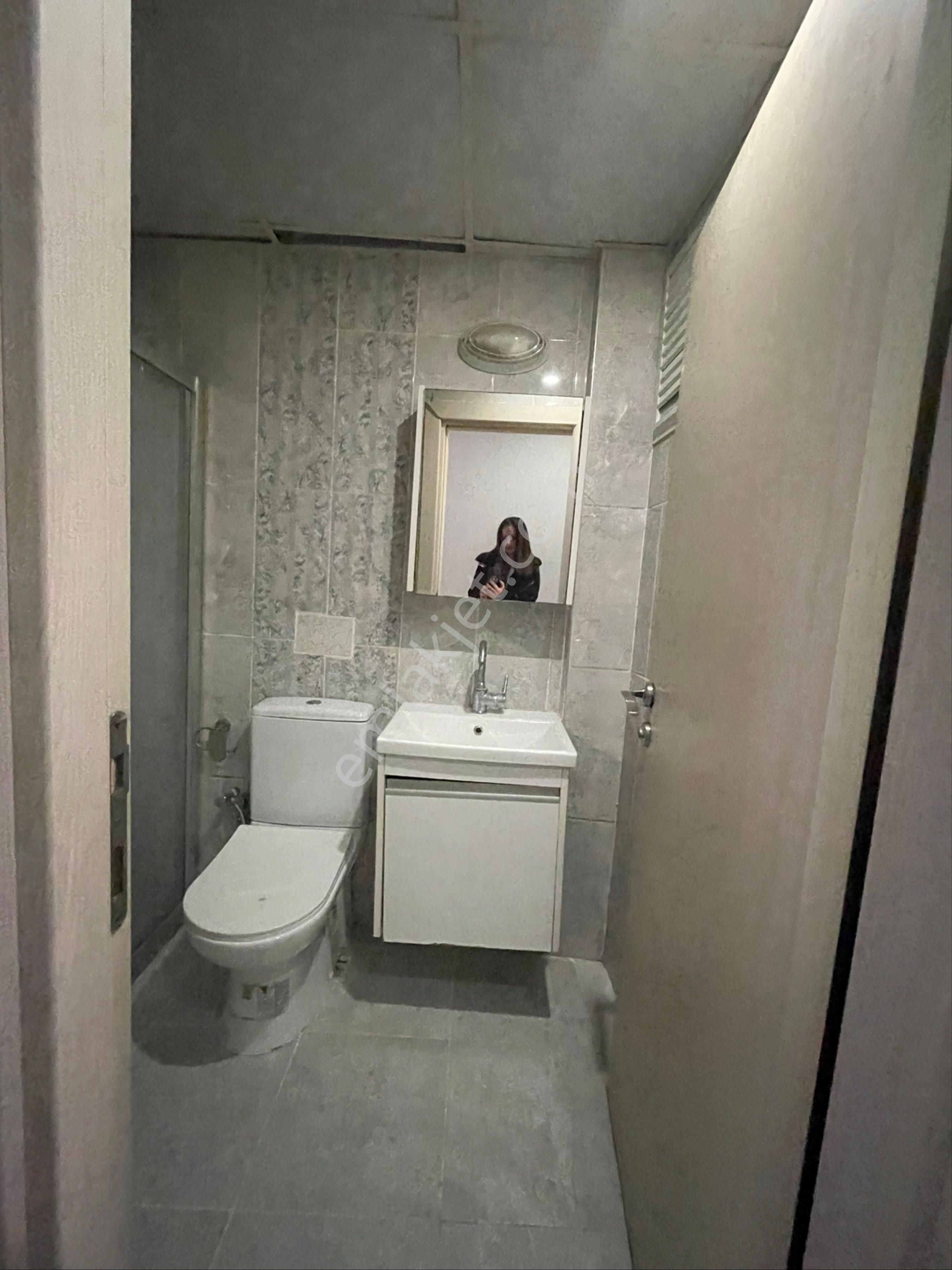 Kuşadası Merkezde Kiralık 1 + 1 Daire - Görsel 9