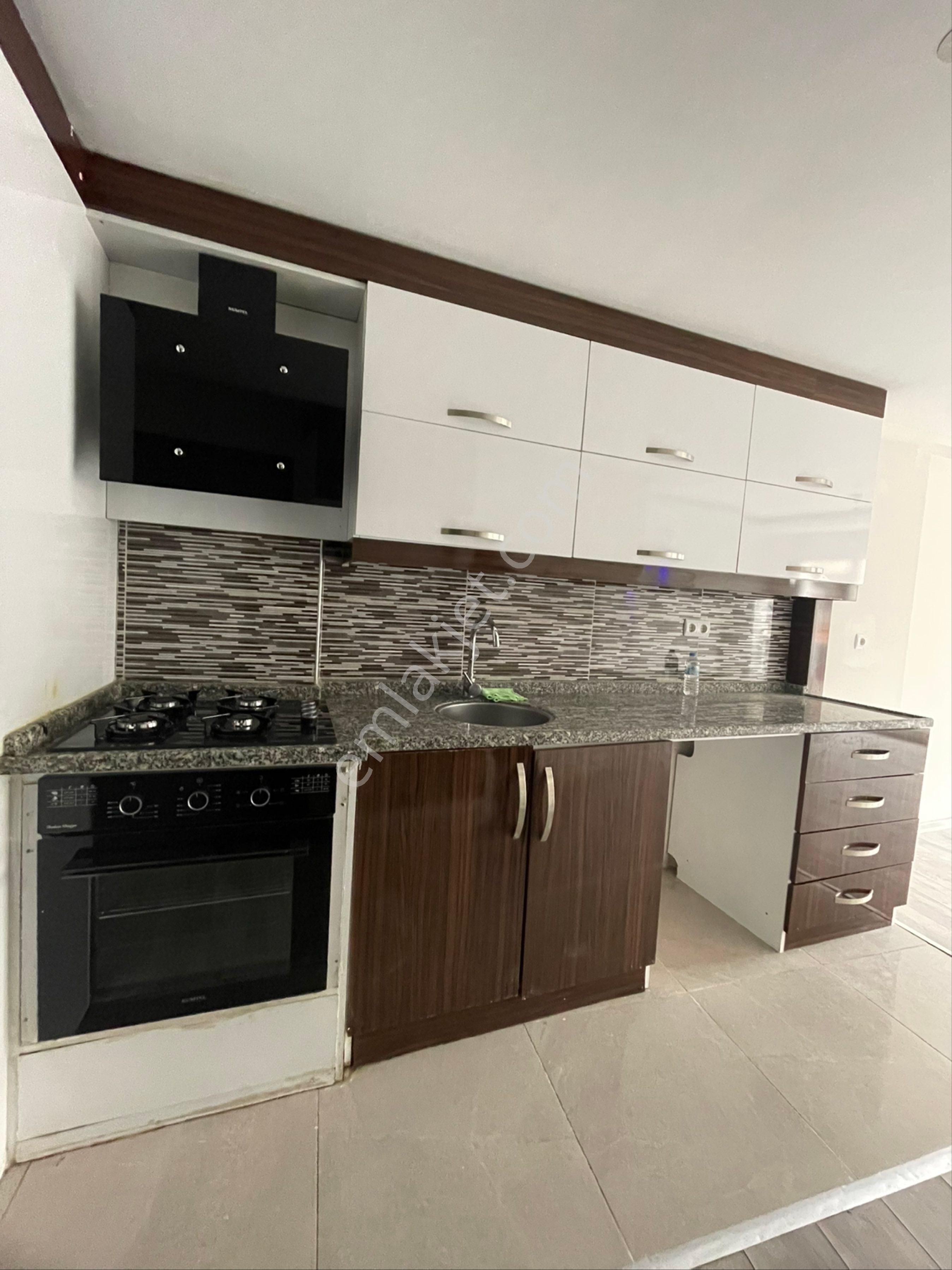 Kuşadası Merkezde Kiralık 1 + 1 Daire - Görsel 12