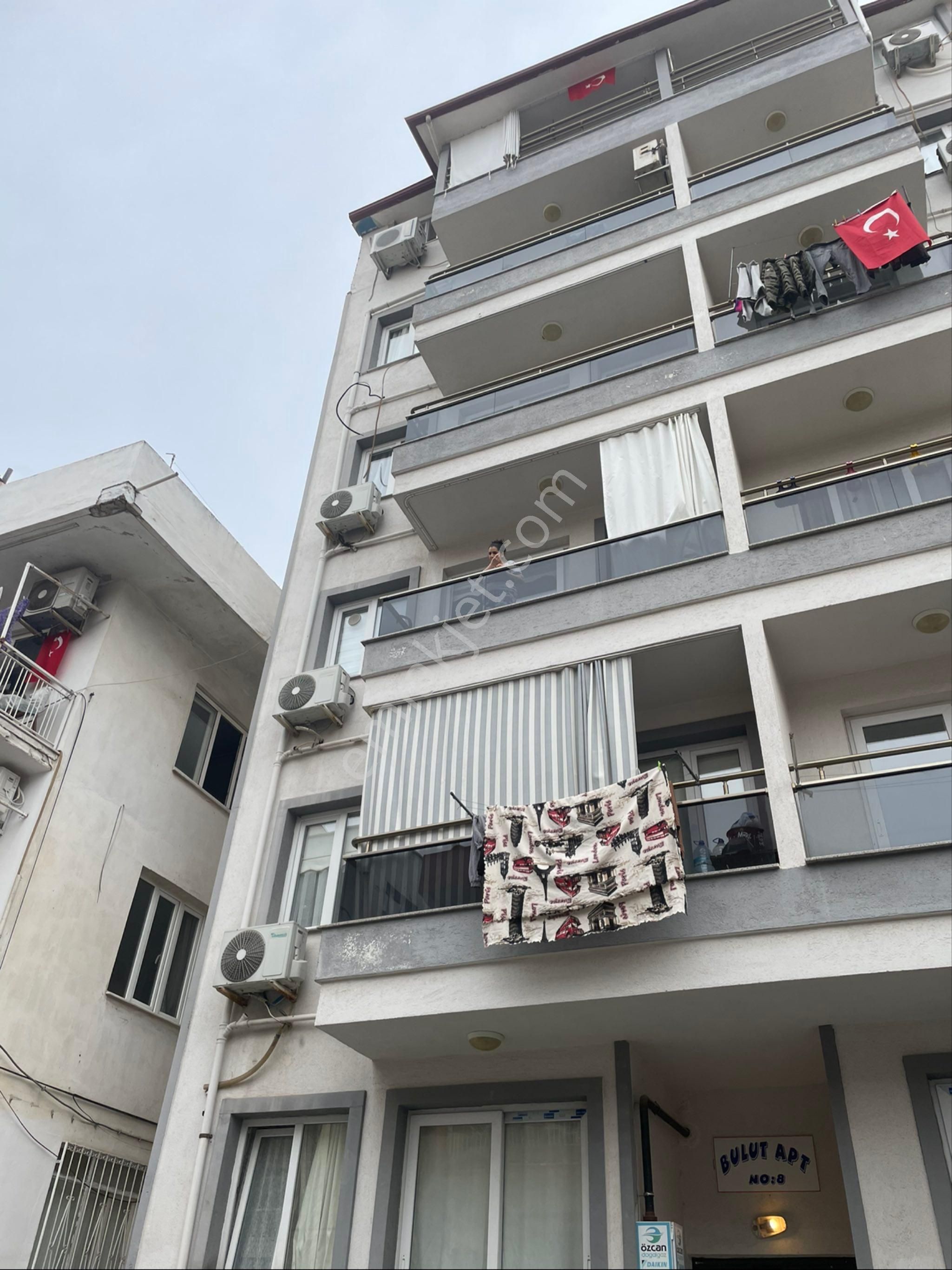 Kuşadası Merkezde Kiralık 1 + 1 Daire