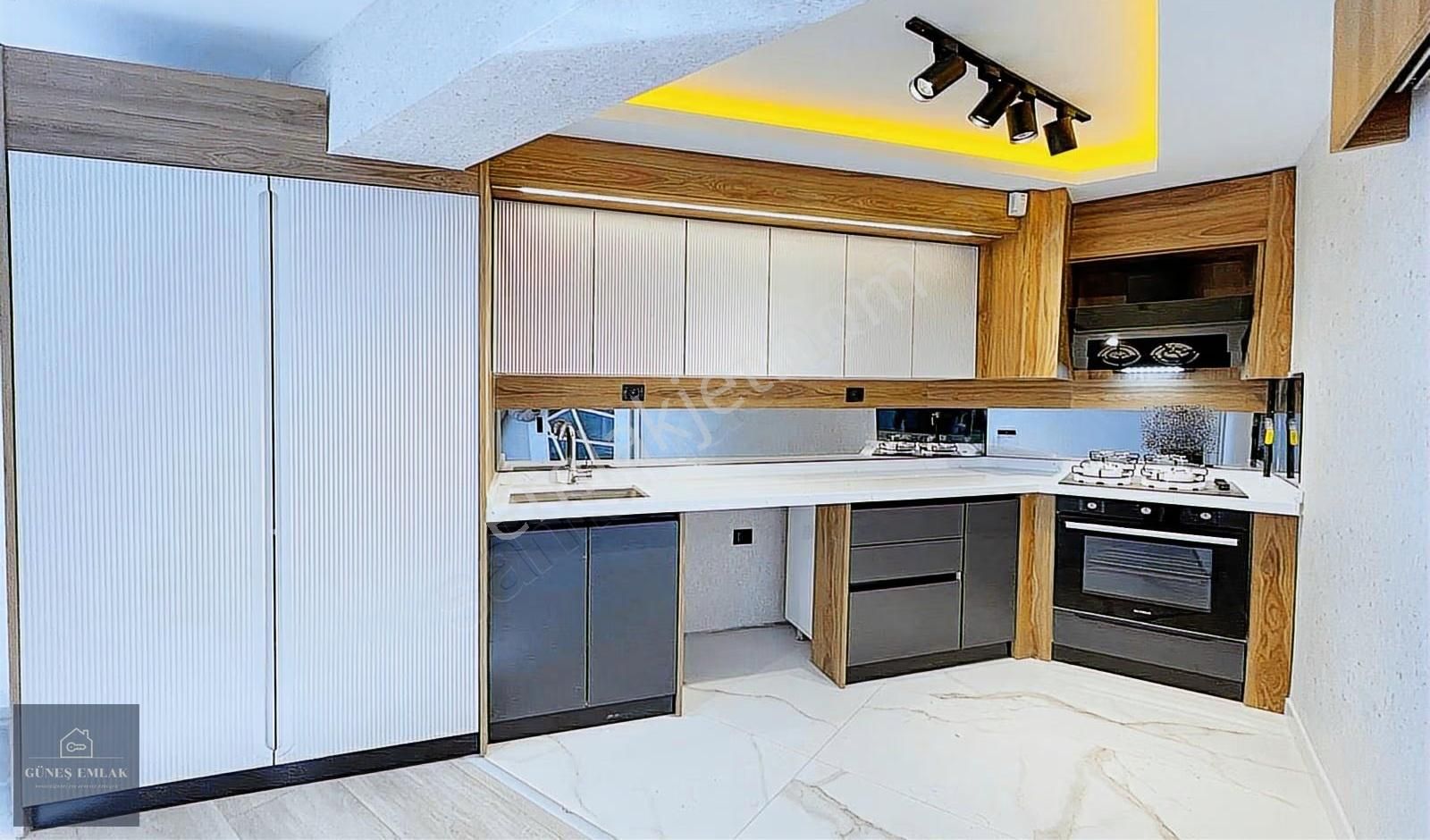 Güneş Emlak Cadde Üzerinde Oturuma Hazır Uygun Fiyatlı 2+1 - Görsel 11