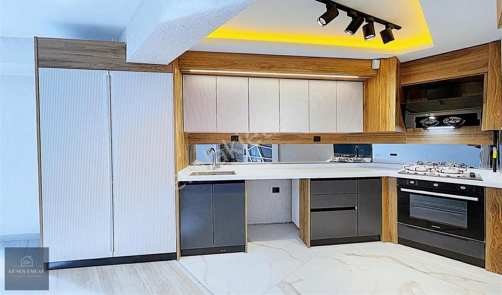 Güneş Emlak Cadde Üzerinde Oturuma Hazır Uygun Fiyatlı 2+1