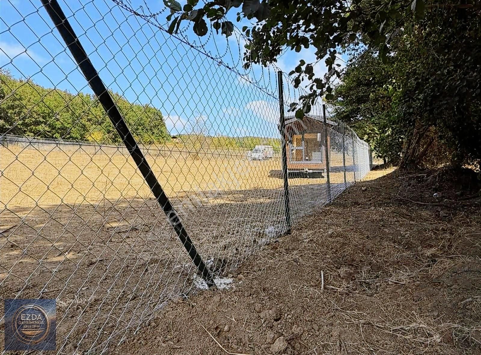 Ezda Gayrimenkul'den Satılık Deniz Manzaralı Tepe Konumda Tarla