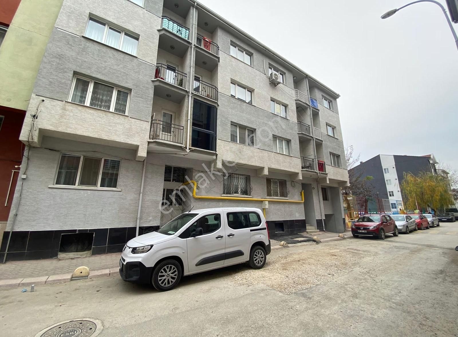 Çırağan Emlak'tan Ömerağa Mah.cadde Yakını Ara Kat 3+1 Daire - Görsel 16